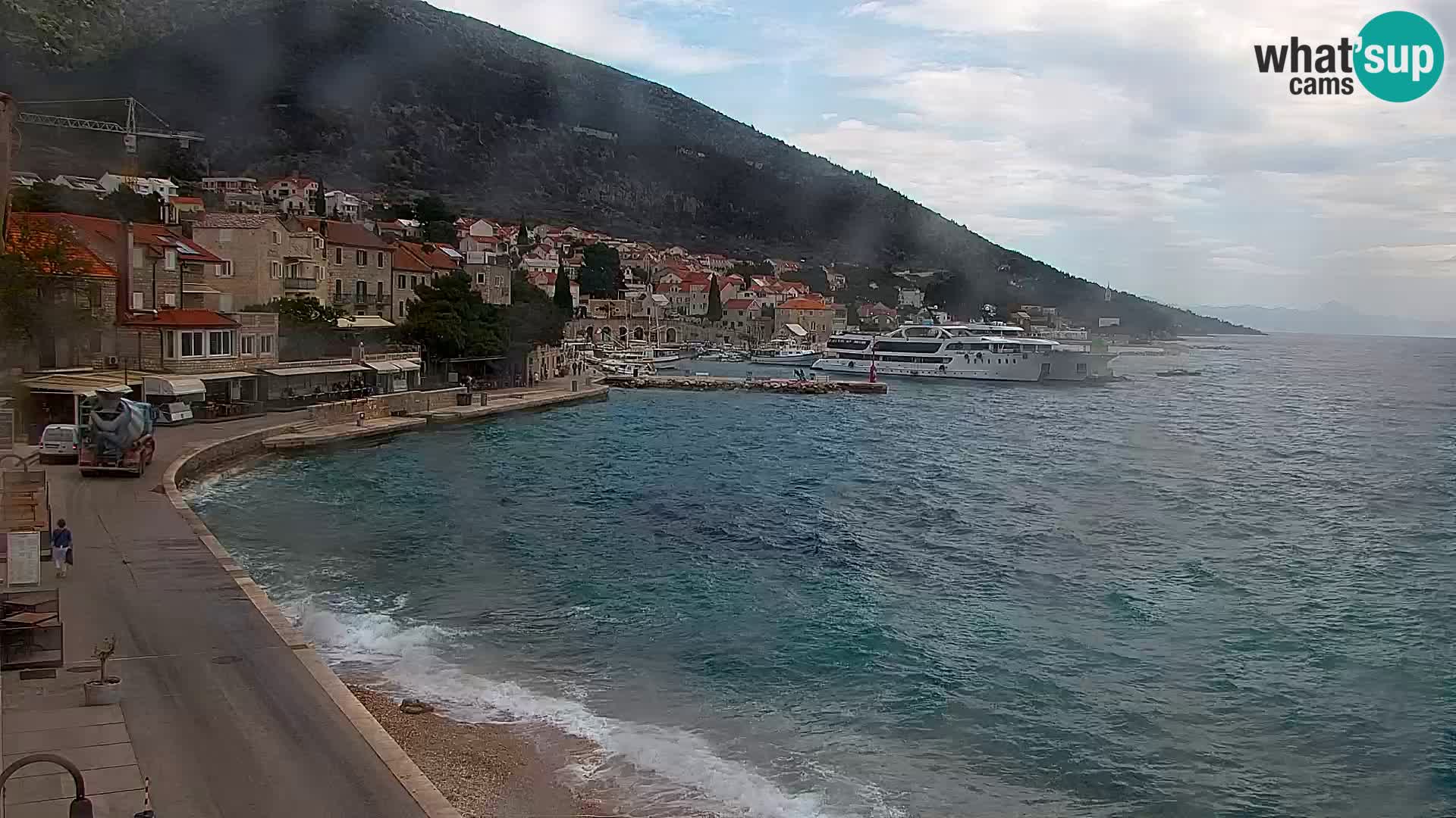 Webcam Bol Centro e Marina – Vista live dal porto di Bol