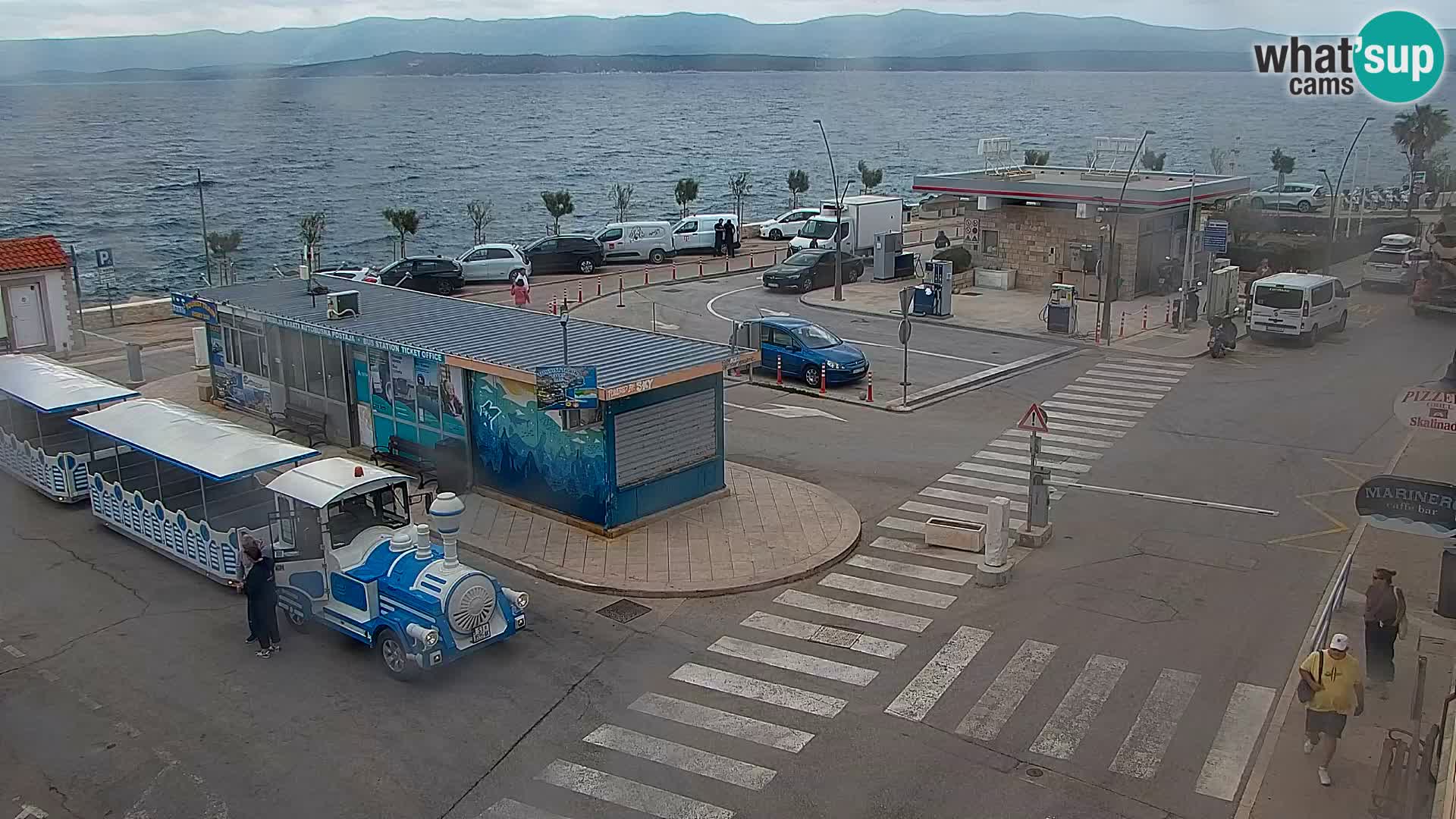 Web kamera Bol – Centar mjesta i marina | Pogled uživo