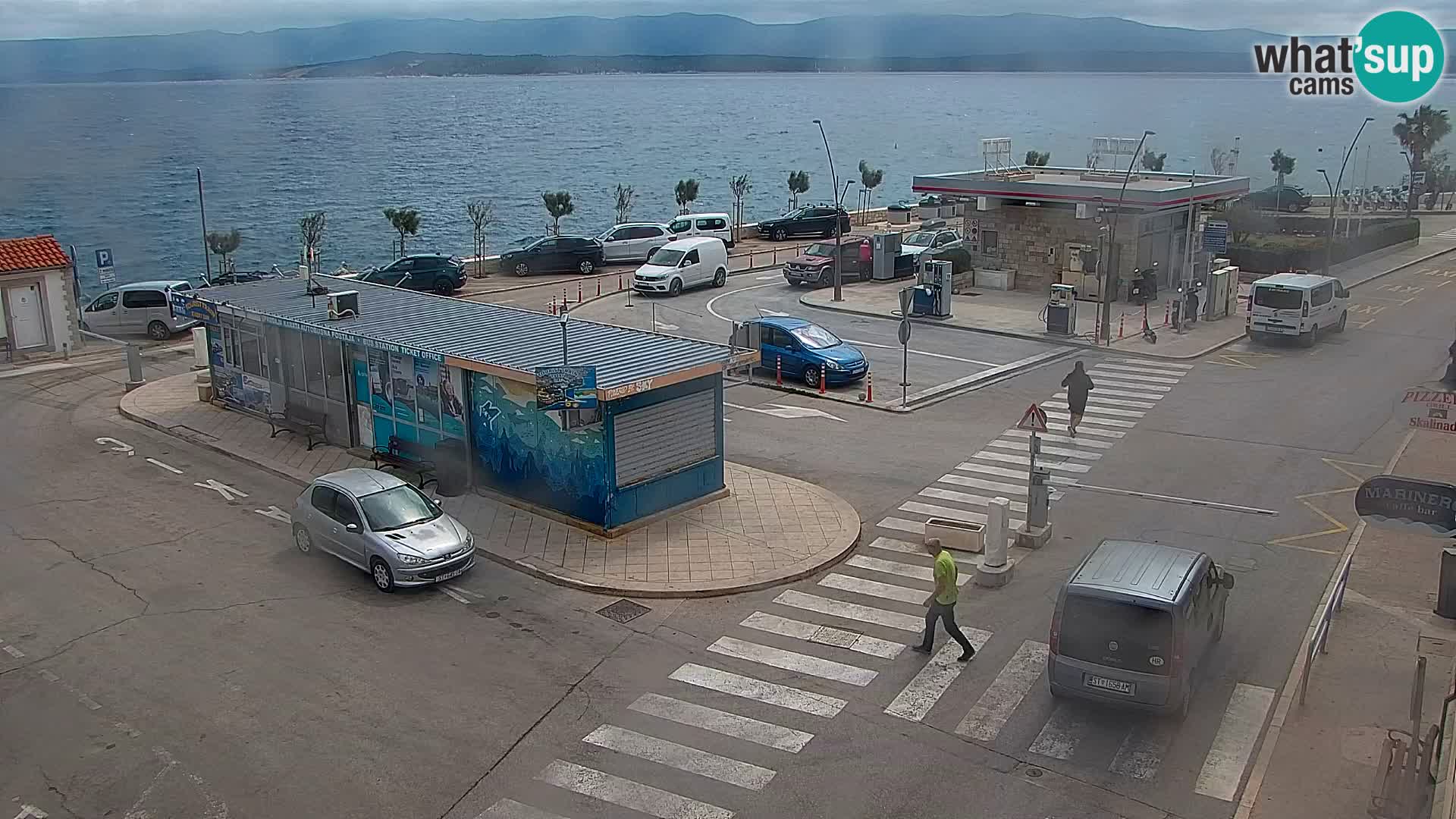 Web kamera Bol – Centar mjesta i marina | Pogled uživo