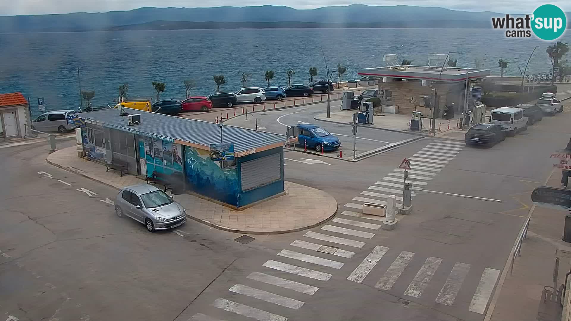 Web kamera Bol – Centar mjesta i marina | Pogled uživo