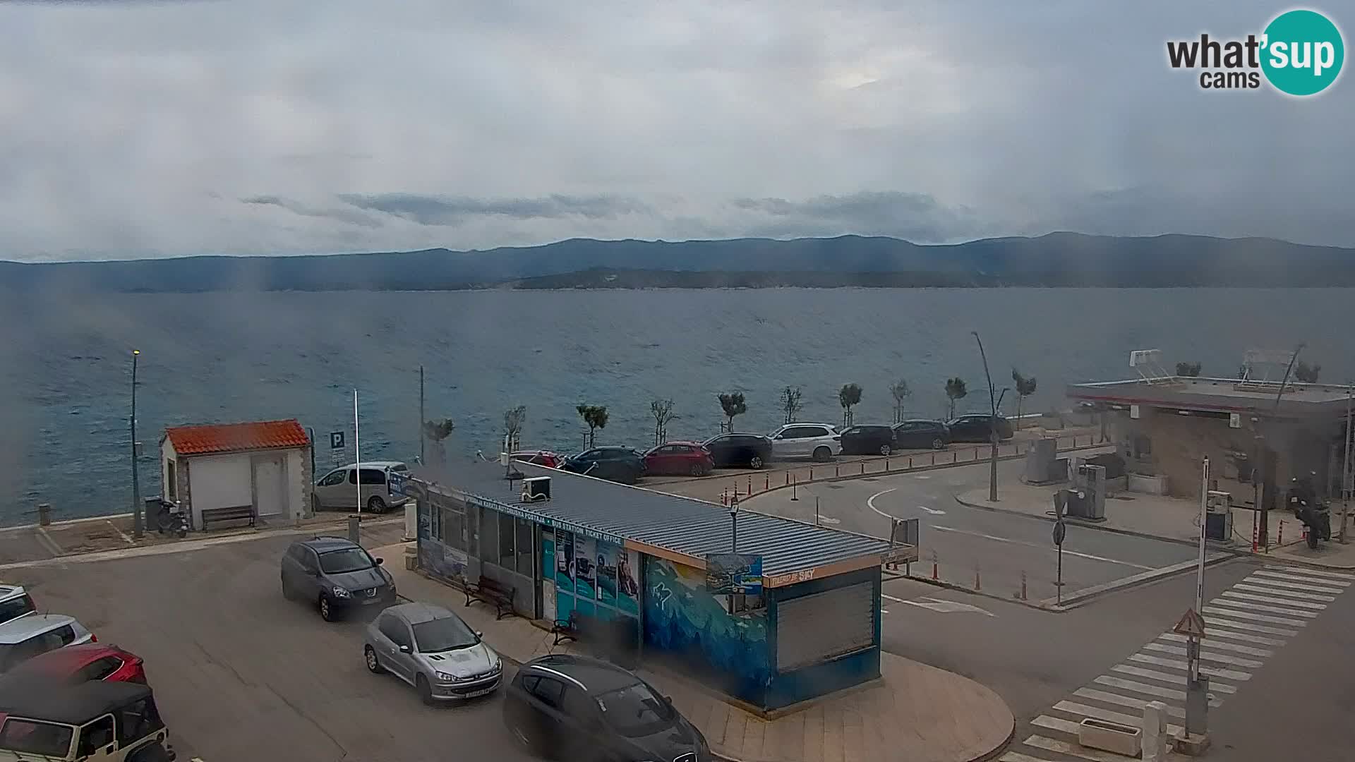 Web kamera Bol – Centar mjesta i marina | Pogled uživo