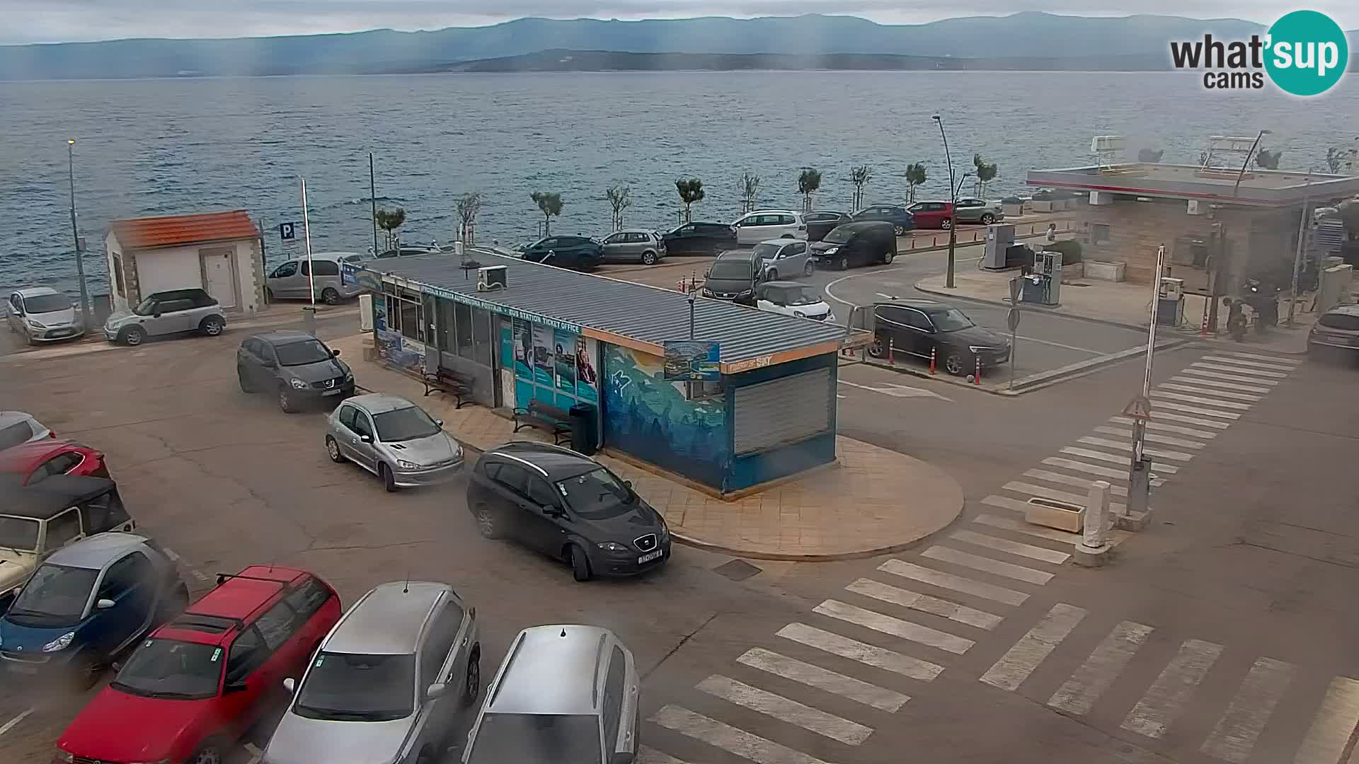 Web kamera Bol – Centar mjesta i marina | Pogled uživo