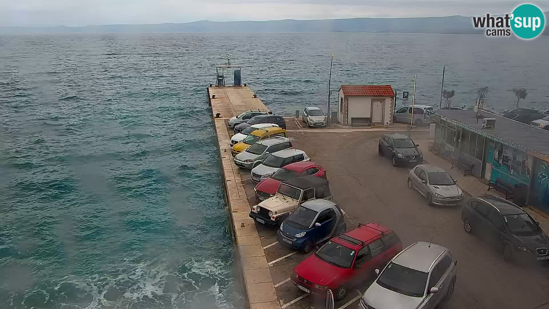 Web kamera Bol – Centar mjesta i marina | Pogled uživo