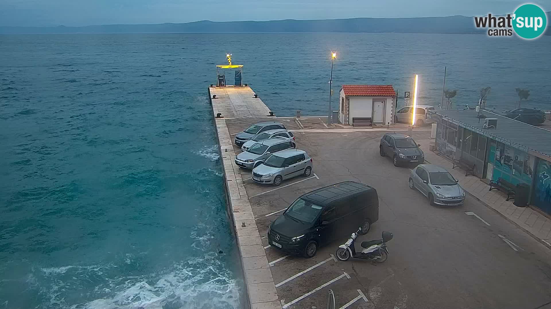 Webcam Bol Centro e Marina – Vista live dal porto di Bol