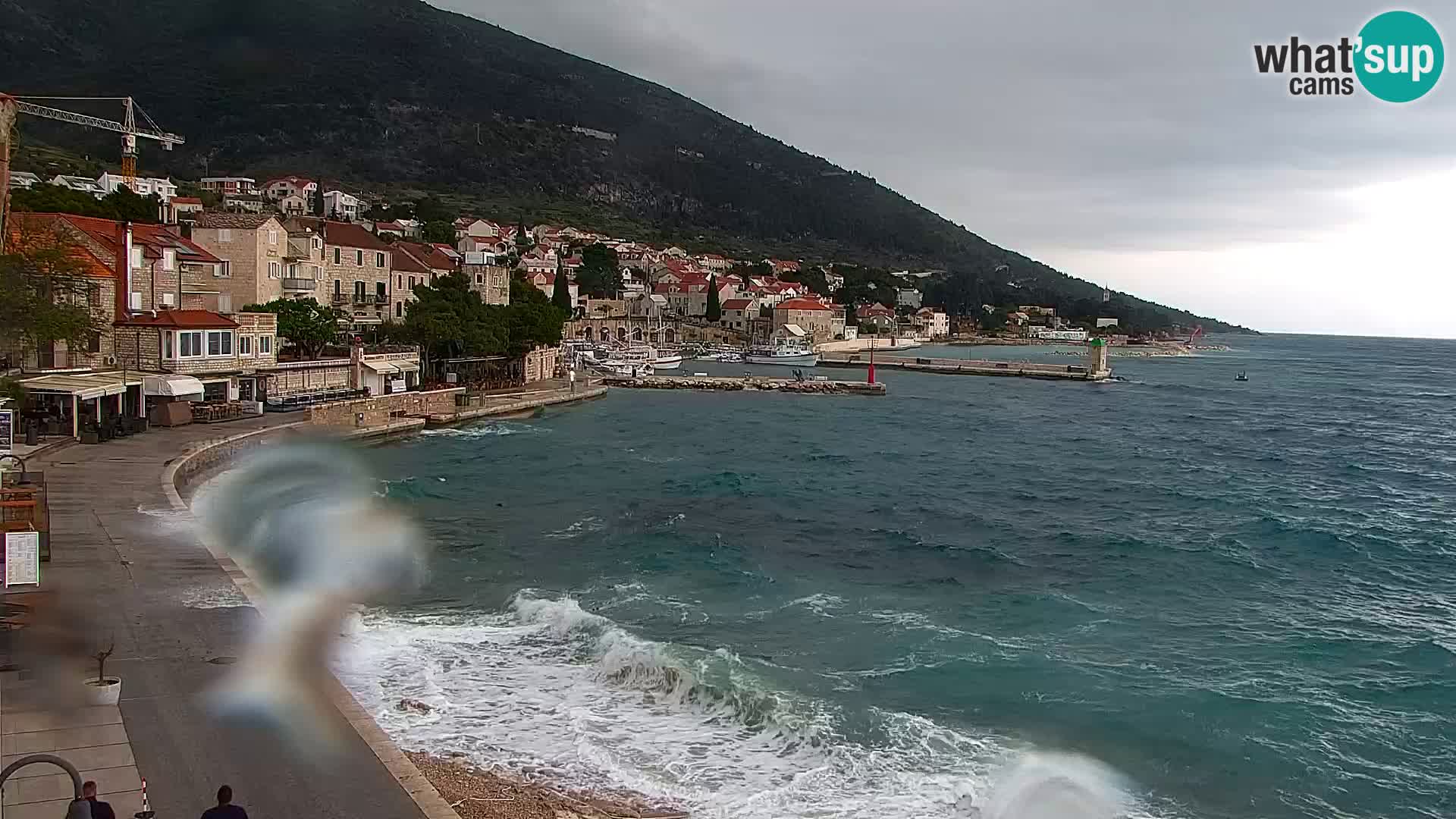 Web kamera Bol – Centar mjesta i marina | Pogled uživo