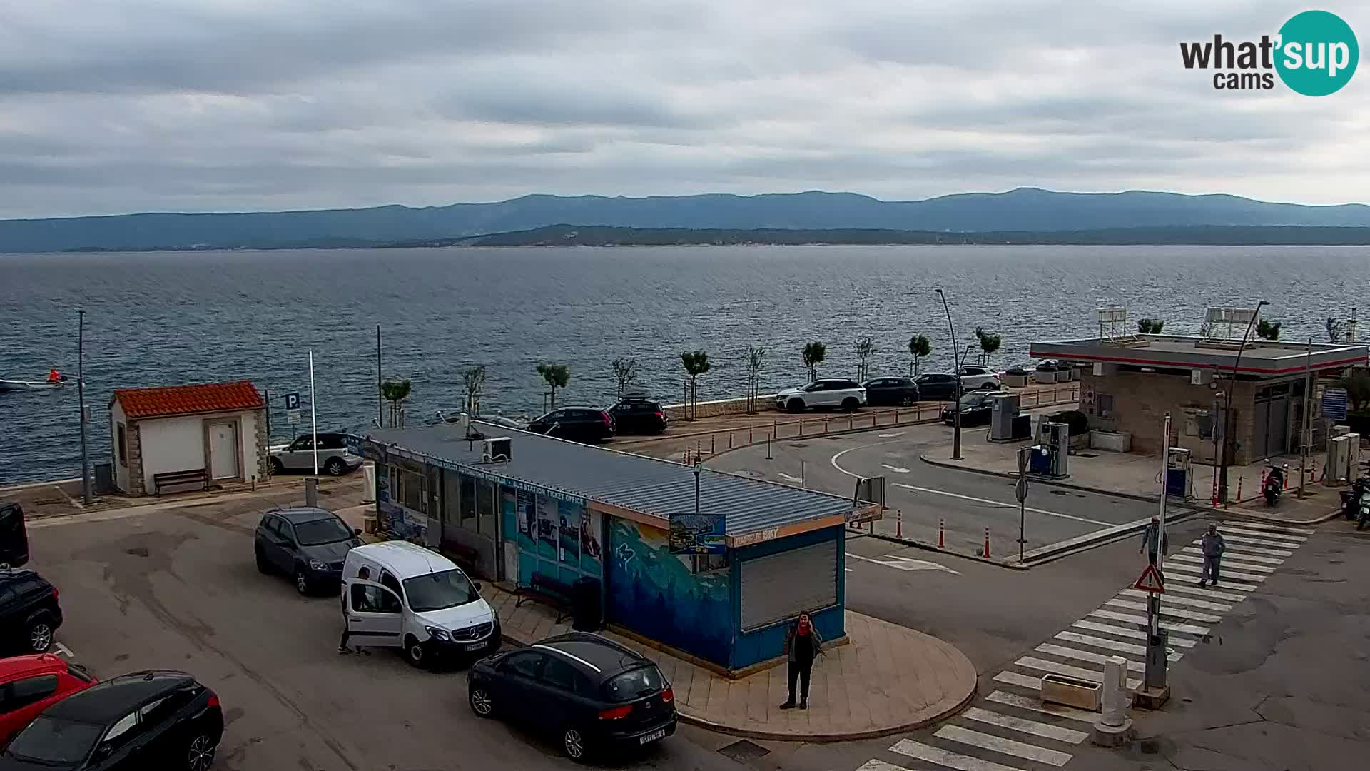 Web kamera Bol – Centar mjesta i marina | Pogled uživo