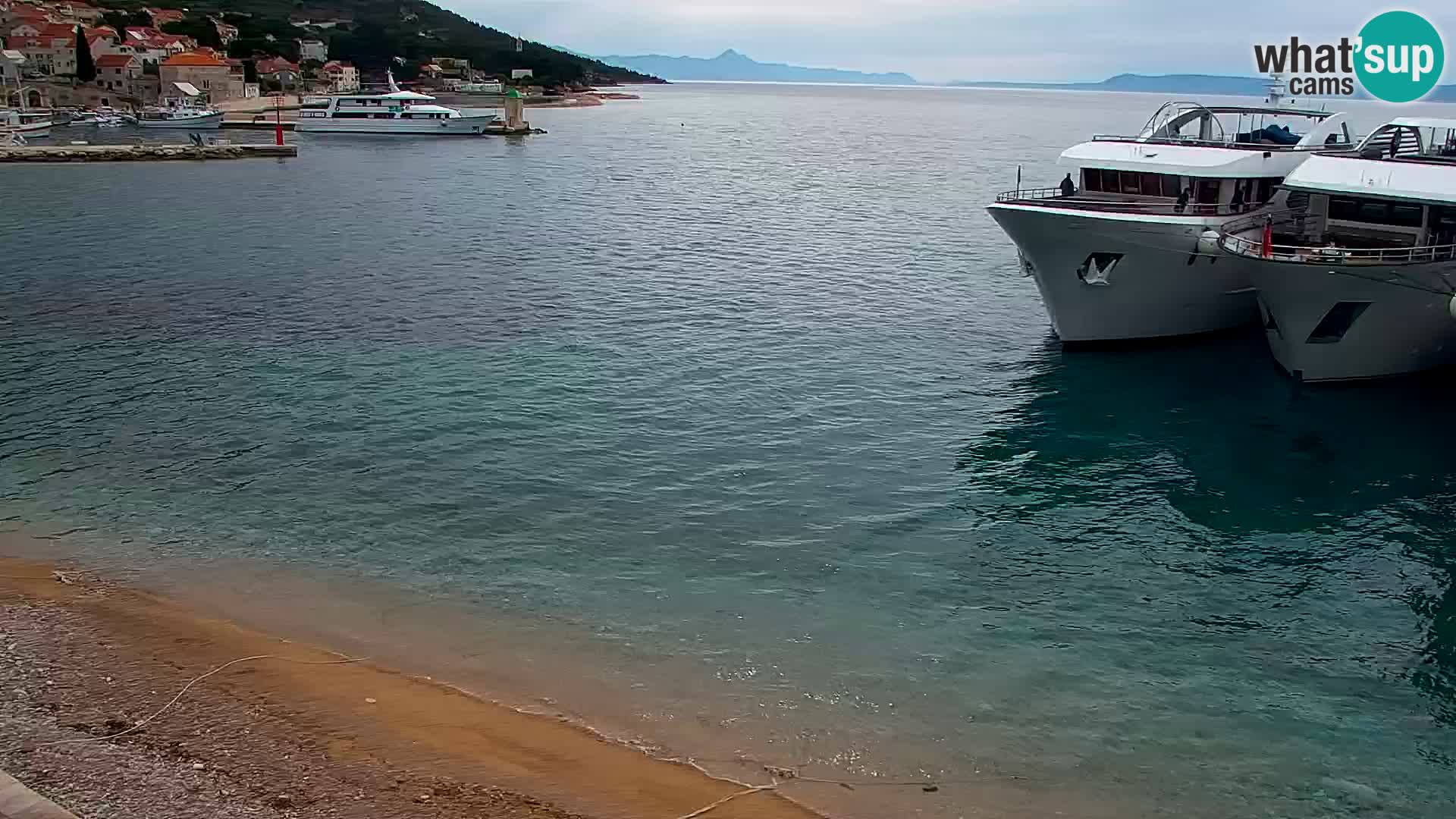 Webcam Bol Hafen & Ortszentrum – Liveblick aus Bol auf der Insel Brač