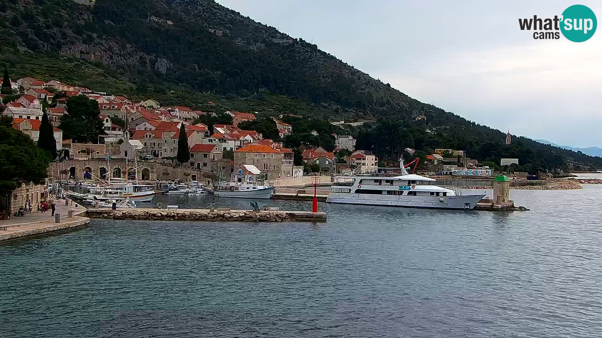Webcam Bol Hafen & Ortszentrum – Liveblick aus Bol auf der Insel Brač