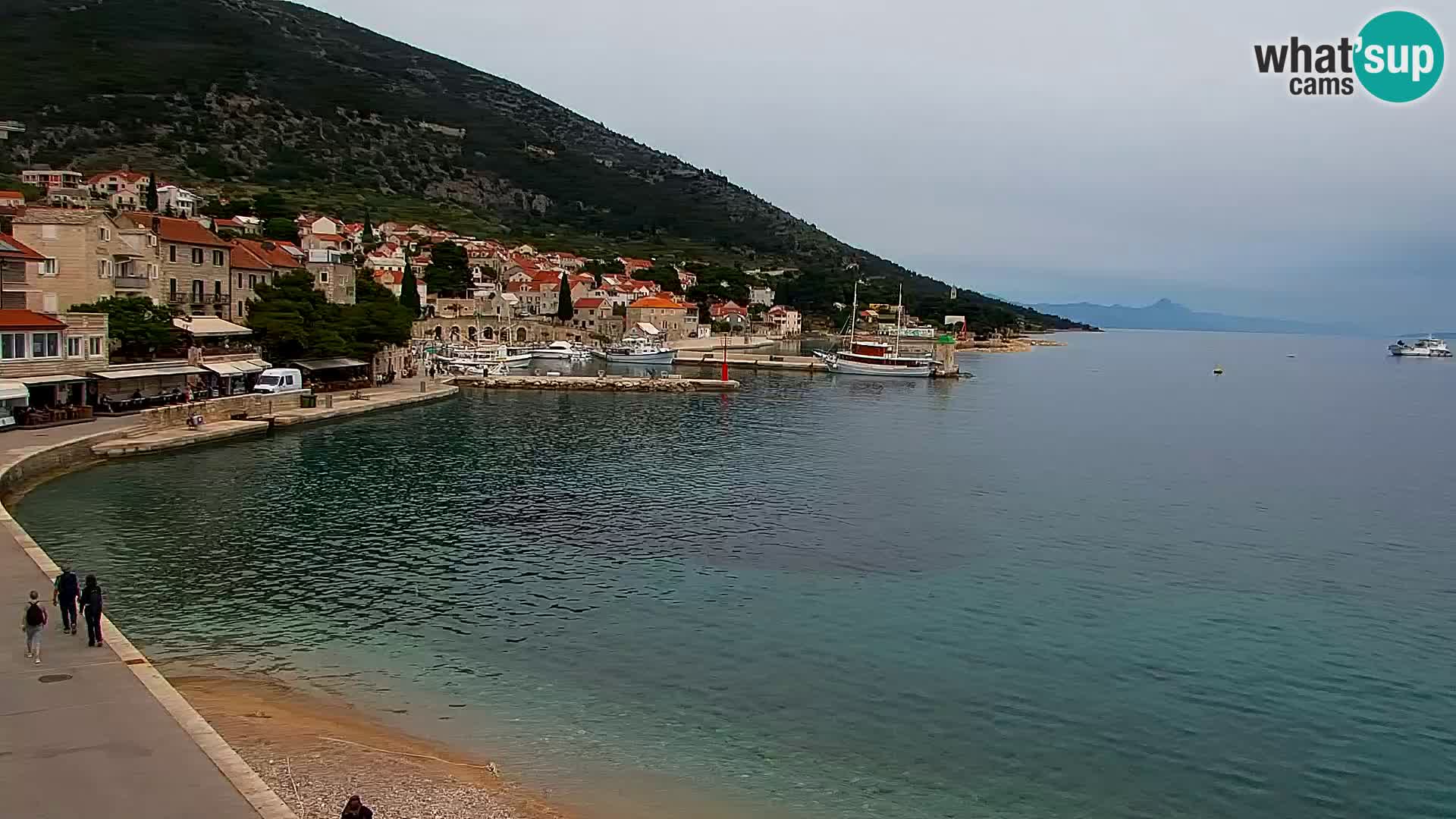 Webcam Bol Centro e Marina – Vista live dal porto di Bol