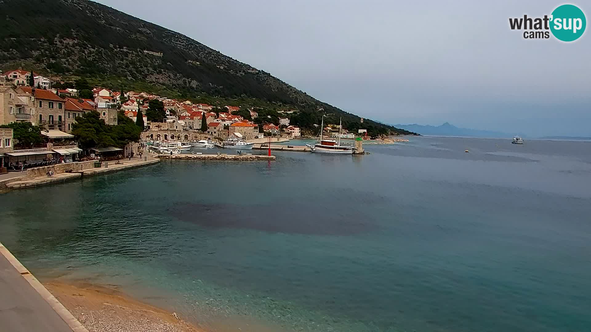 Webcam Bol Hafen & Ortszentrum – Liveblick aus Bol auf der Insel Brač
