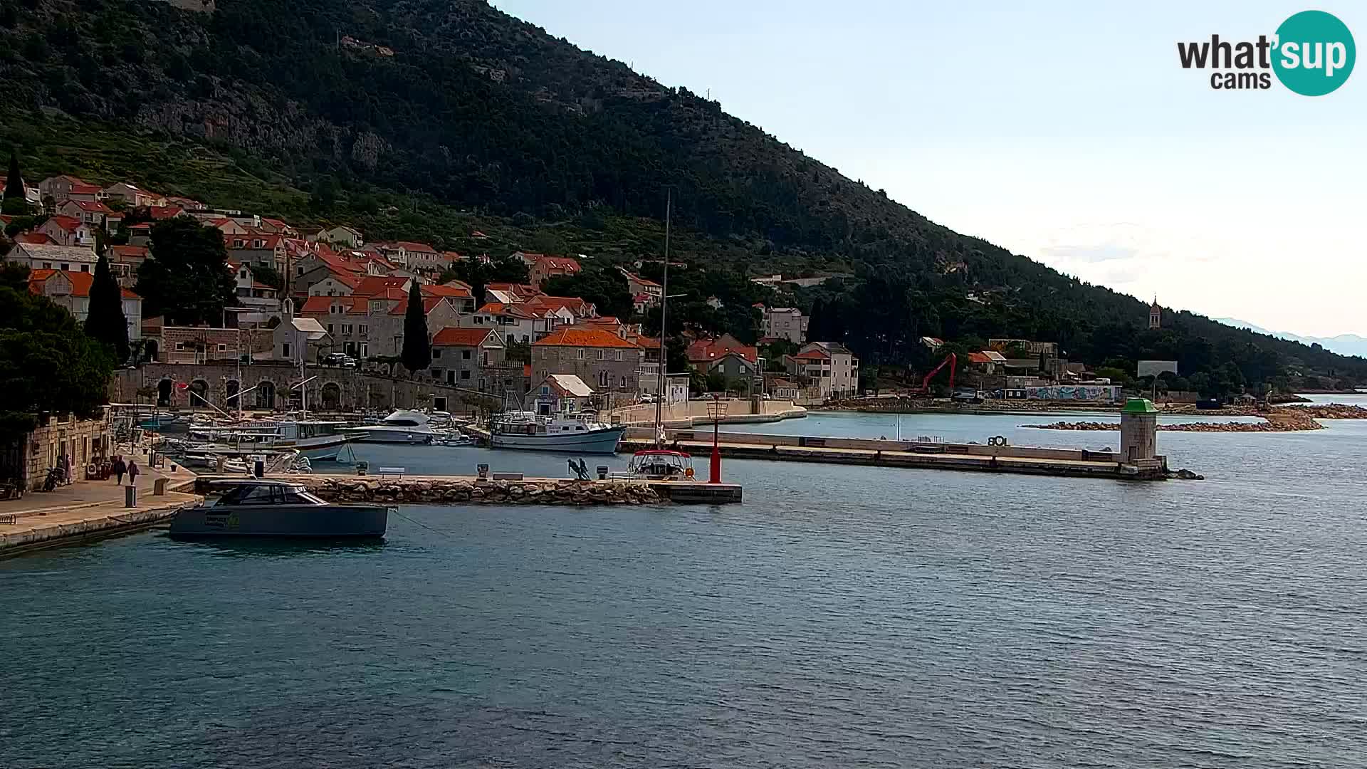 Webcam Bol Hafen & Ortszentrum – Liveblick aus Bol auf der Insel Brač