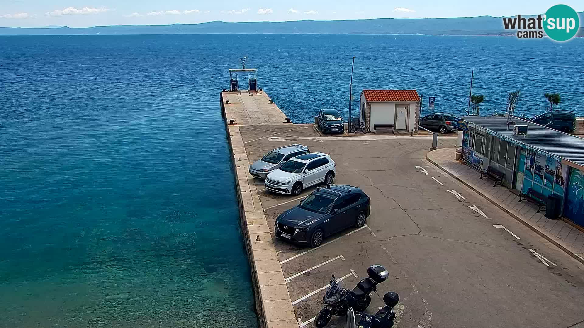 Web kamera Bol – Centar mjesta i marina | Pogled uživo