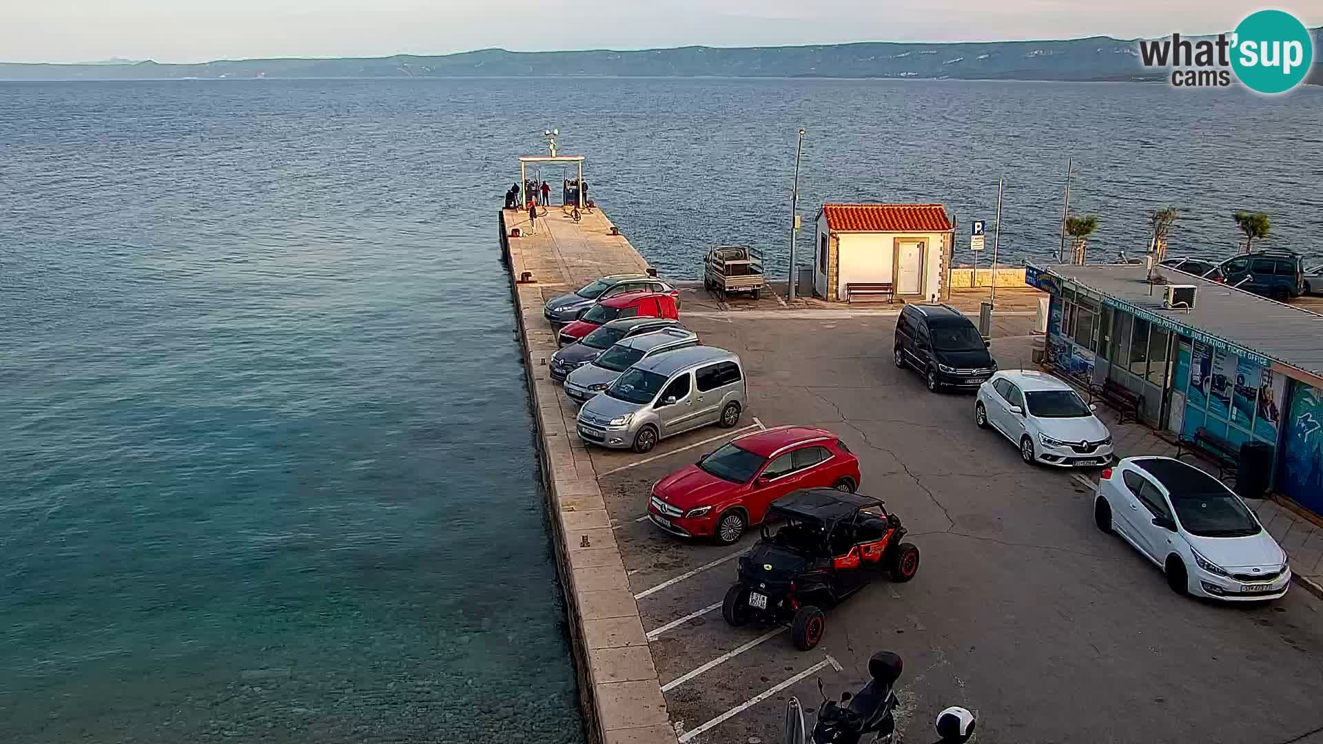 Webcam Bol Centro e Marina – Vista live dal porto di Bol