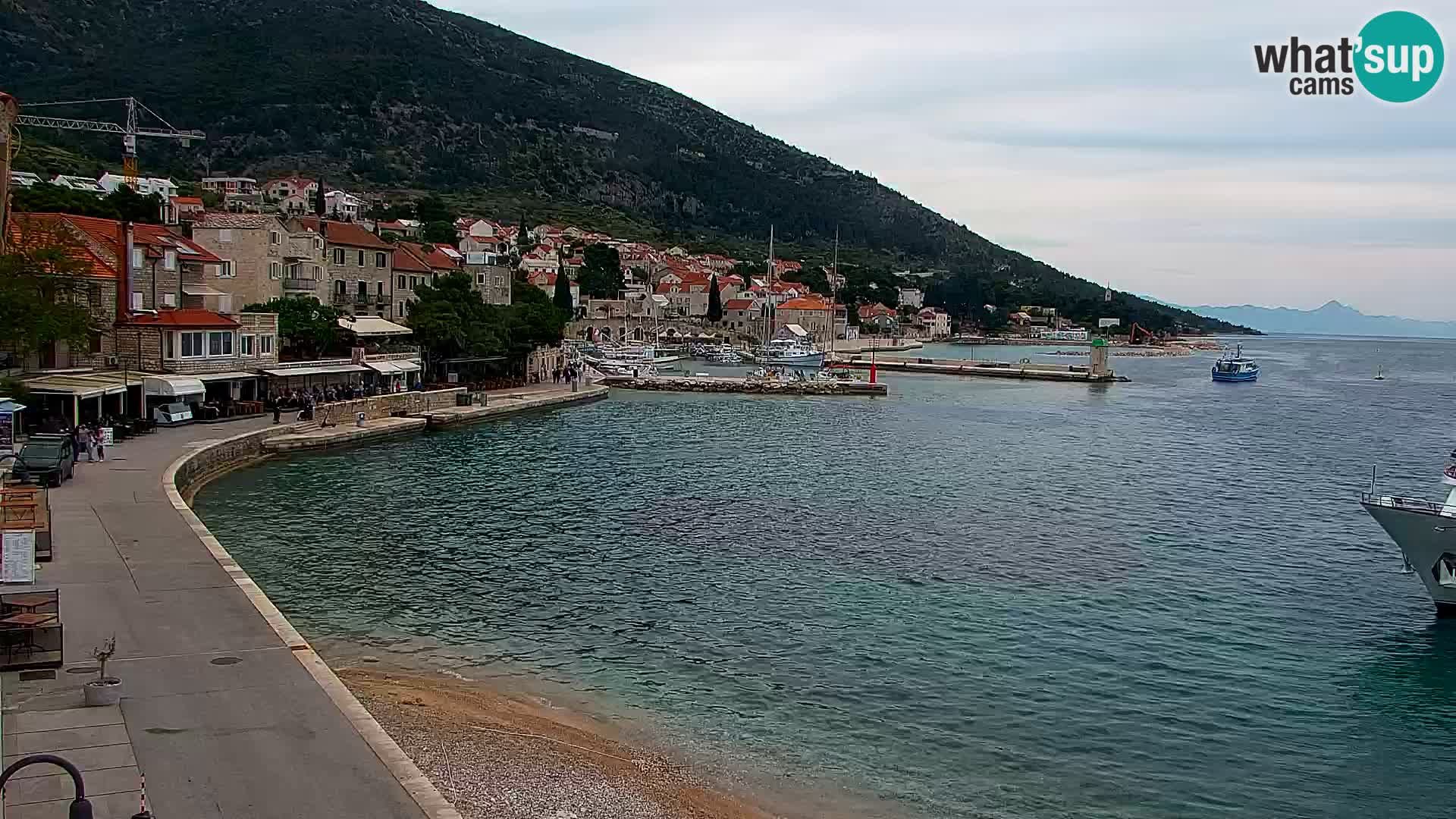 Webcam Bol Centro e Marina – Vista live dal porto di Bol