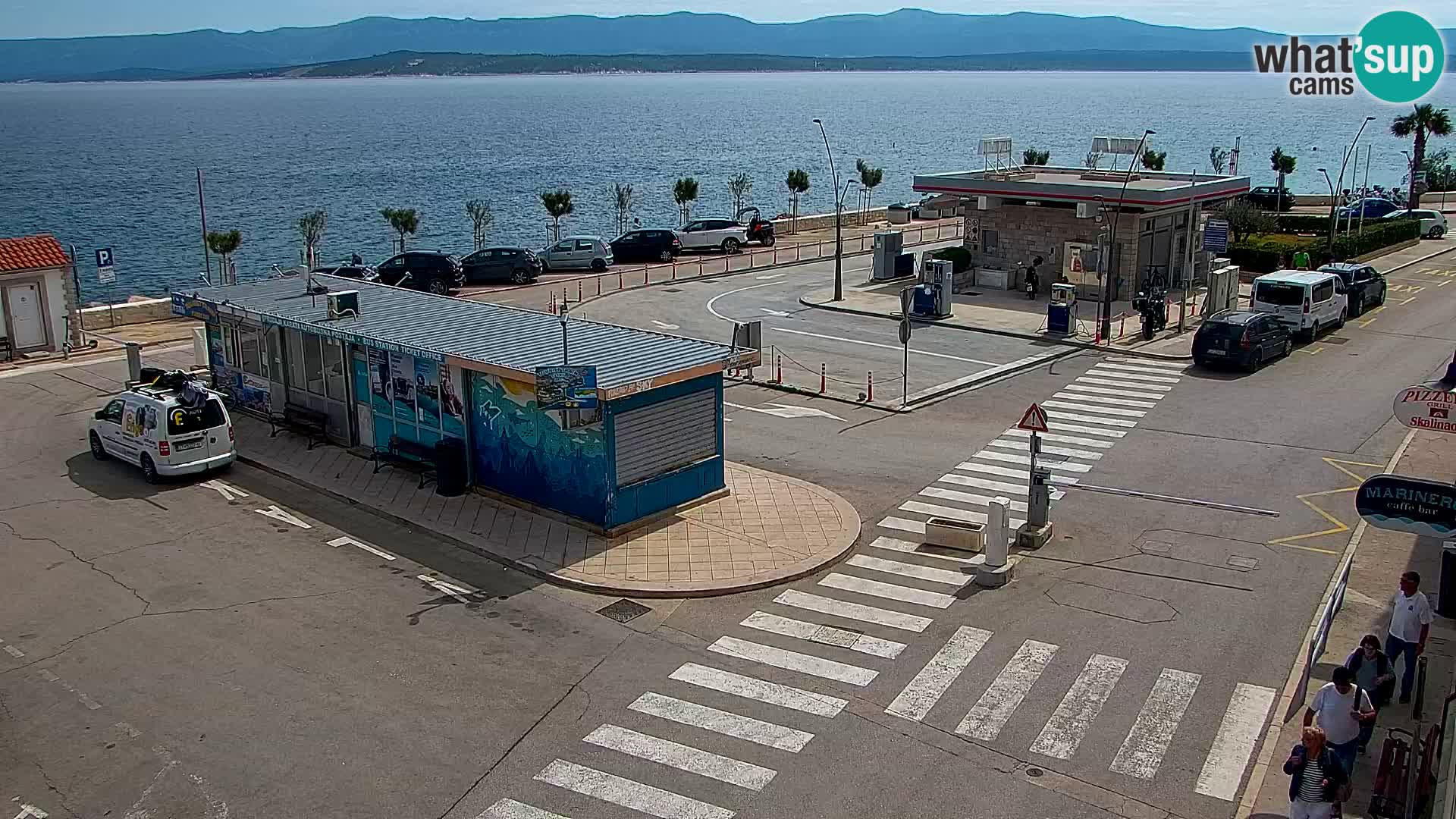 Web kamera Bol – Centar mjesta i marina | Pogled uživo