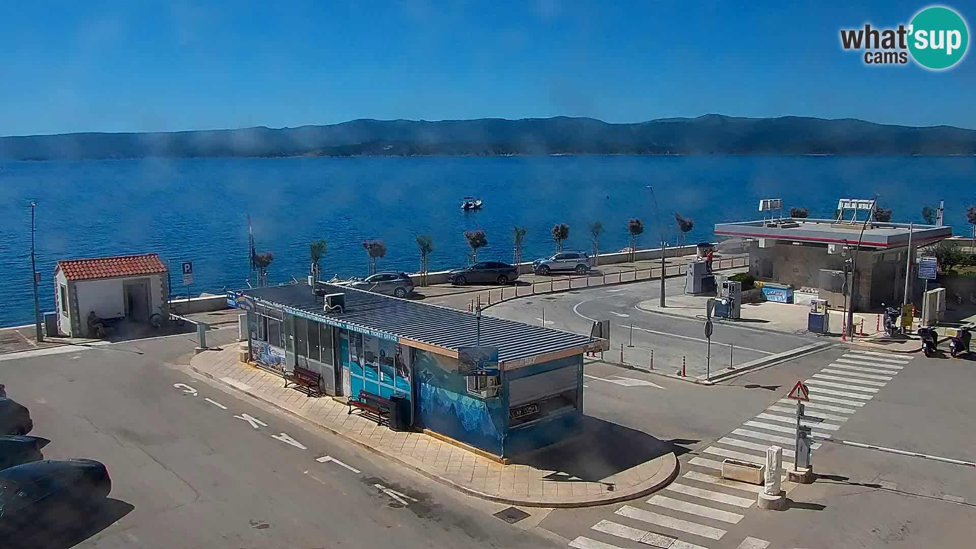 Web kamera Bol – Centar mjesta i marina | Pogled uživo