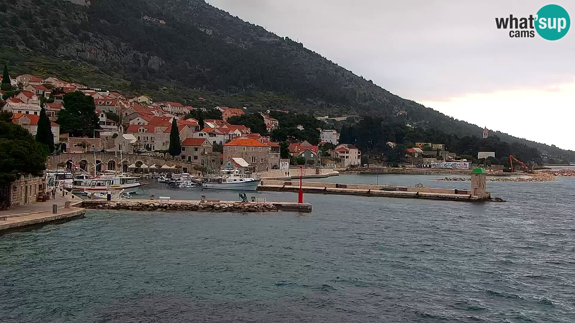 Webcam Bol Hafen & Ortszentrum – Liveblick aus Bol auf der Insel Brač