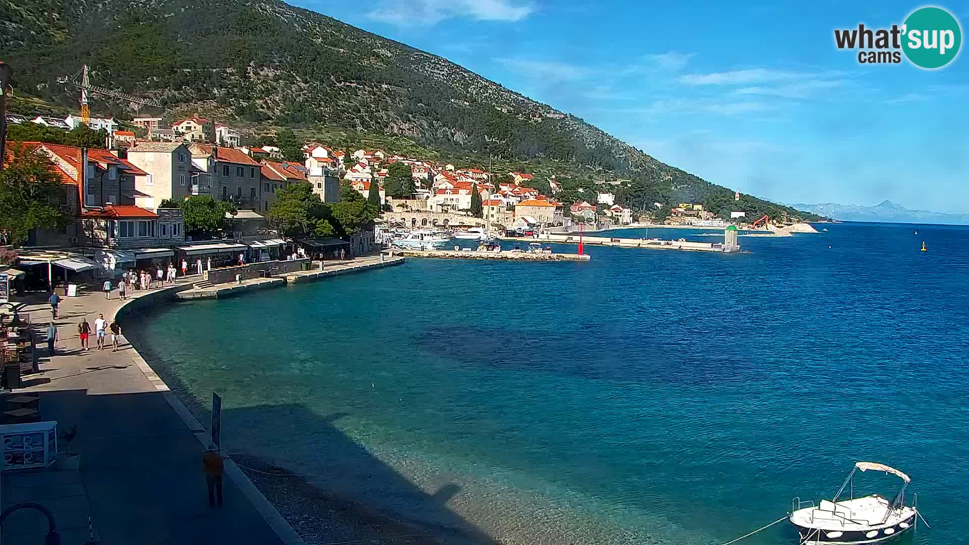 Web kamera Bol – Centar mjesta i marina | Pogled uživo