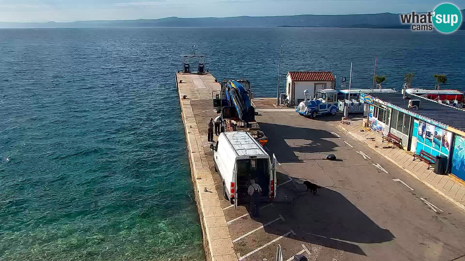Web kamera Bol – Centar mjesta i marina | Pogled uživo