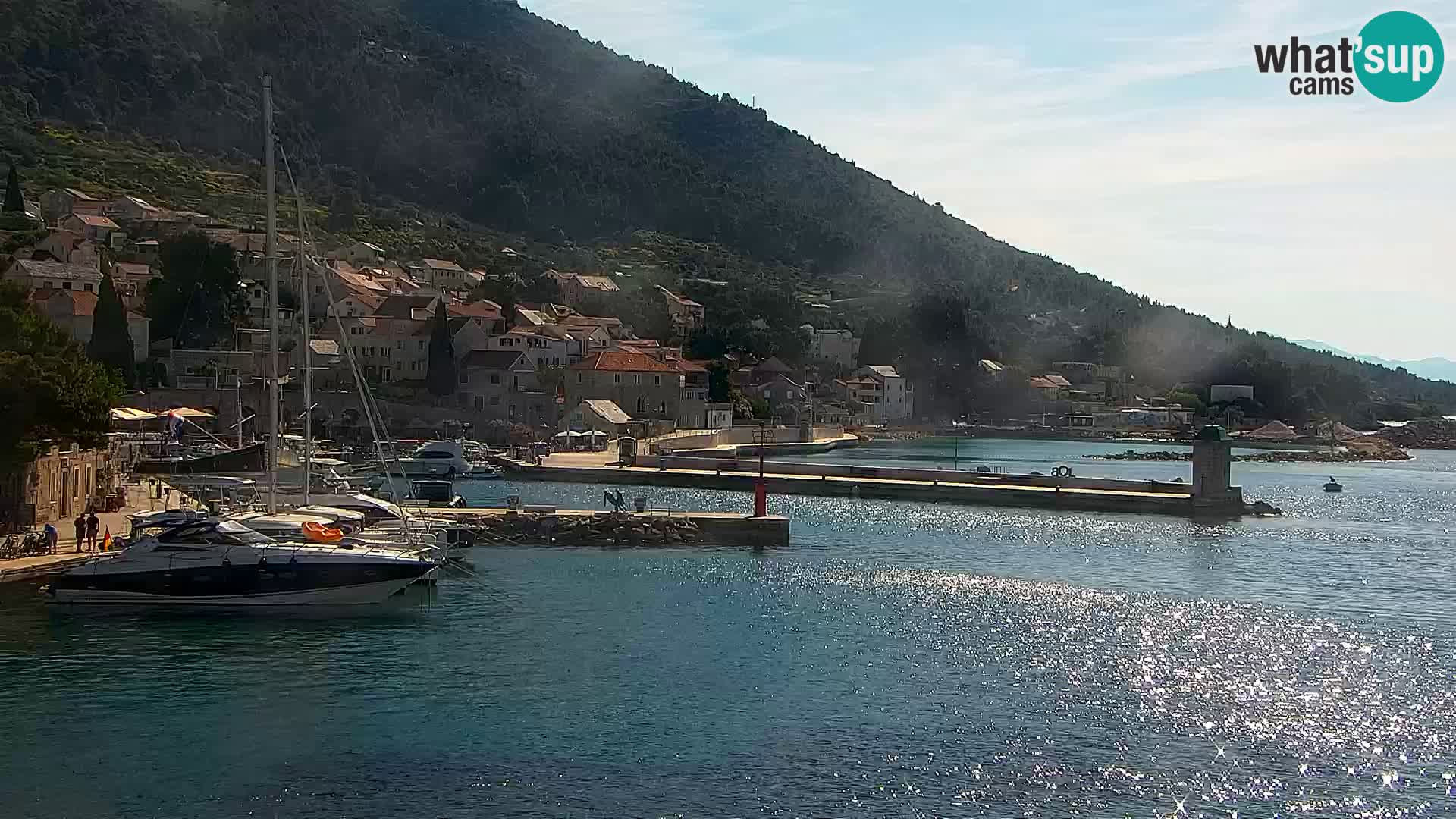 Webcam Bol Centro e Marina – Vista live dal porto di Bol