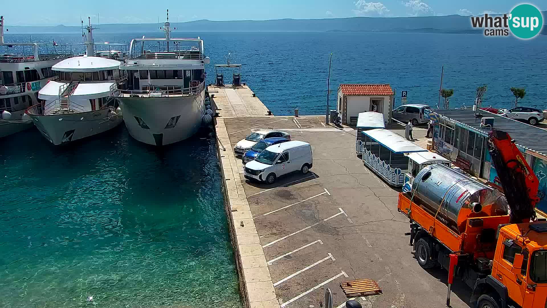 Webcam Bol Hafen & Ortszentrum – Liveblick aus Bol auf der Insel Brač