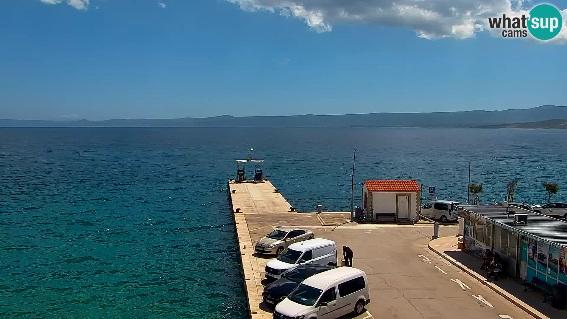 Web kamera Bol – Centar mjesta i marina | Pogled uživo
