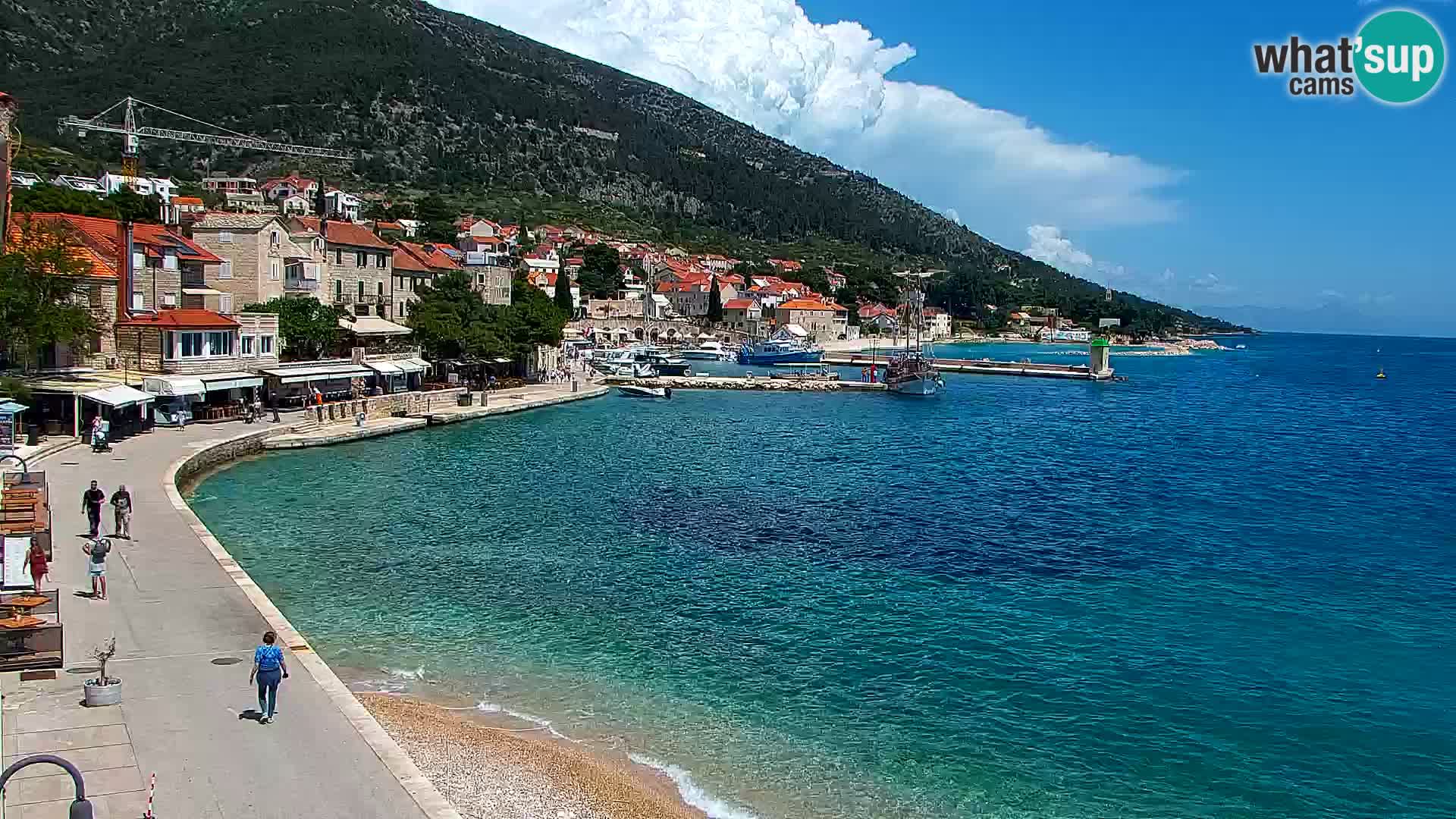 Web kamera Bol – Centar mjesta i marina | Pogled uživo