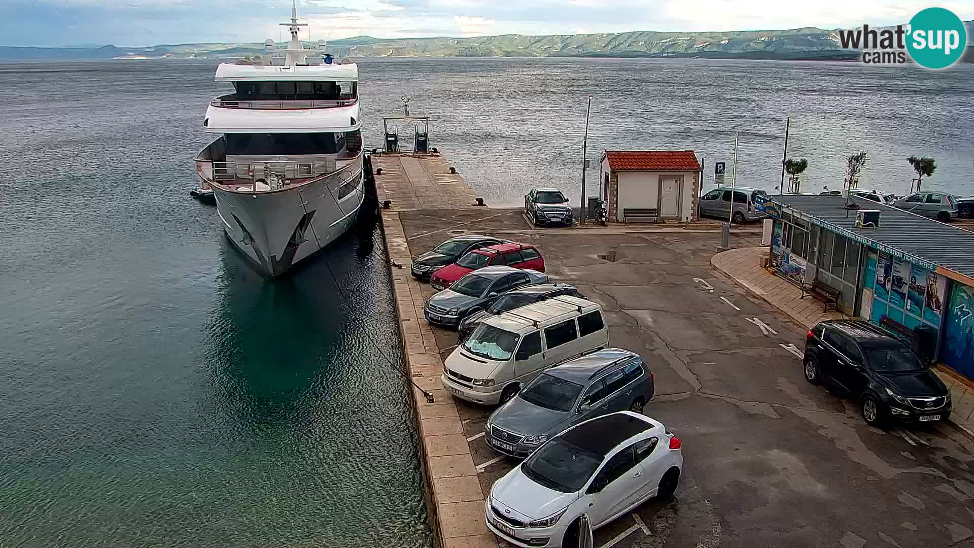 Webcam Bol Centro e Marina – Vista live dal porto di Bol