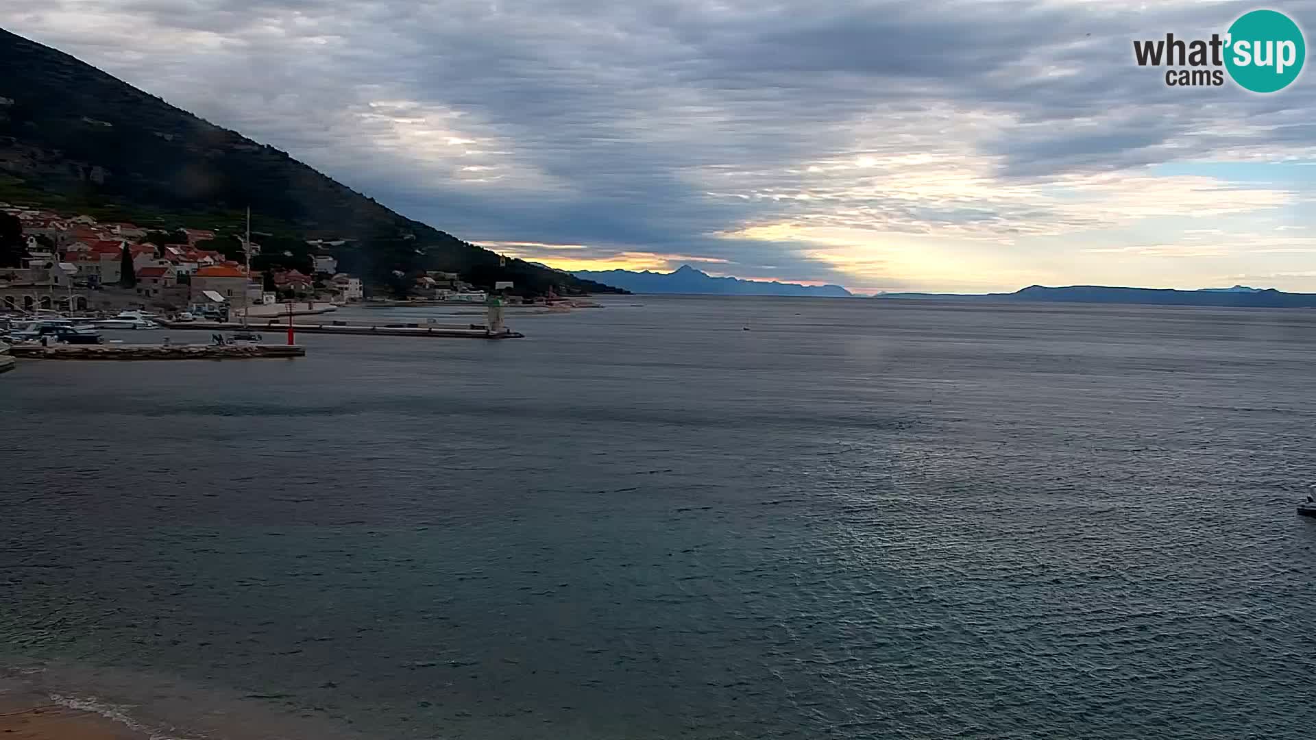 Webcam Bol Hafen & Ortszentrum – Liveblick aus Bol auf der Insel Brač