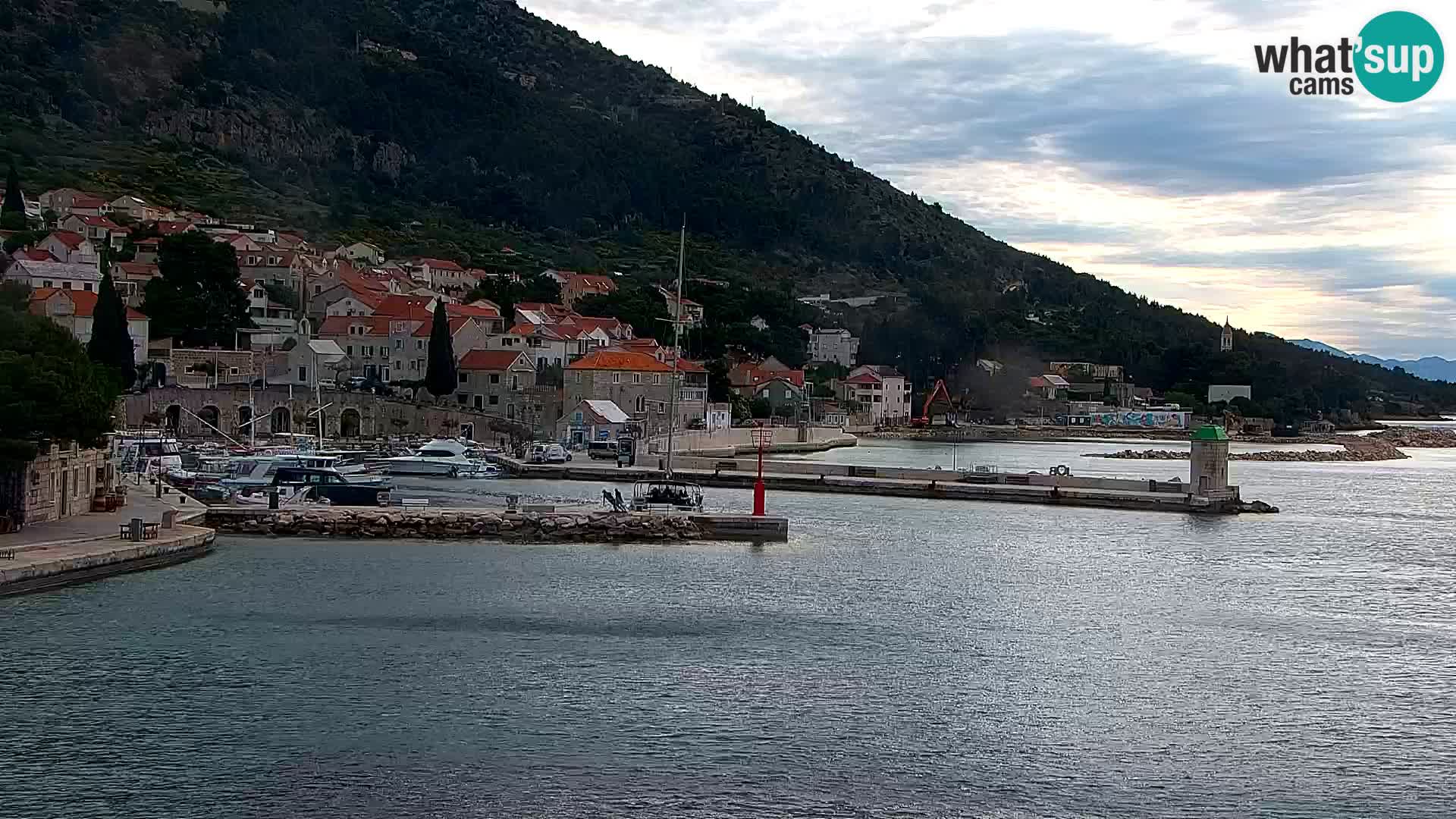 Webcam Bol Hafen & Ortszentrum – Liveblick aus Bol auf der Insel Brač