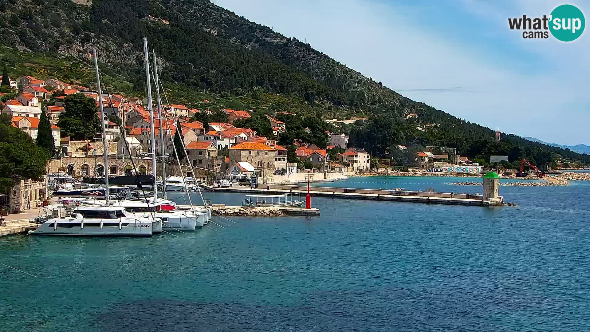 Webcam Bol Hafen & Ortszentrum – Liveblick aus Bol auf der Insel Brač