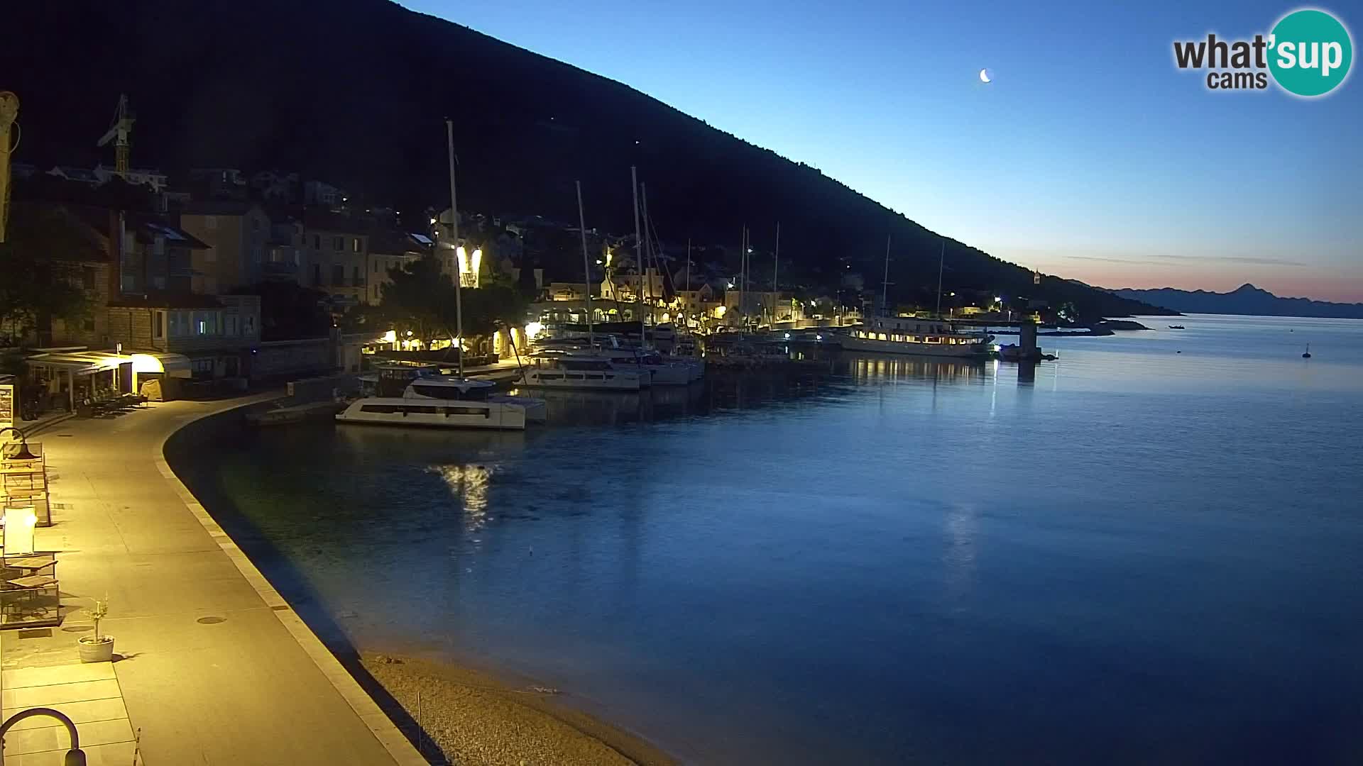Webcam Bol Town Center & Marina – Live View from Bol, Brač