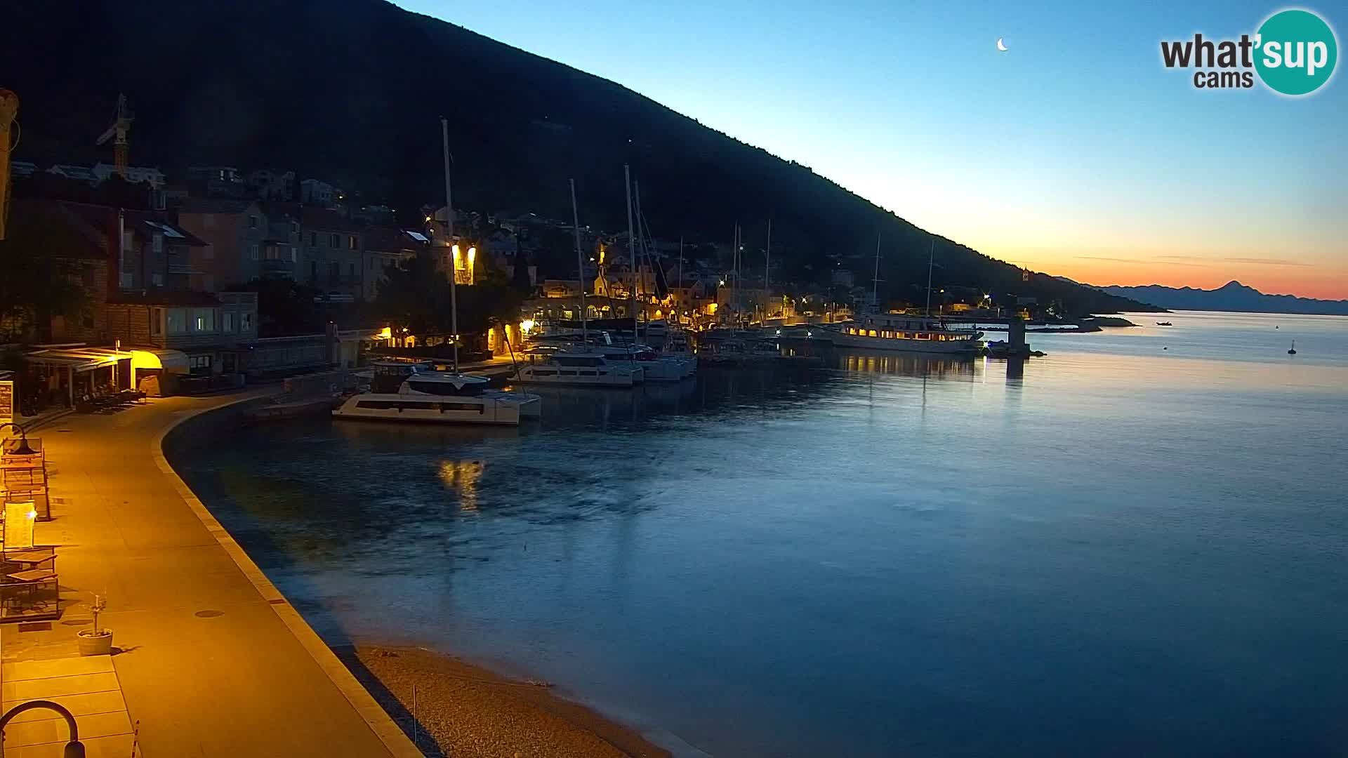 Webcam Bol Town Center & Marina – Live View from Bol, Brač