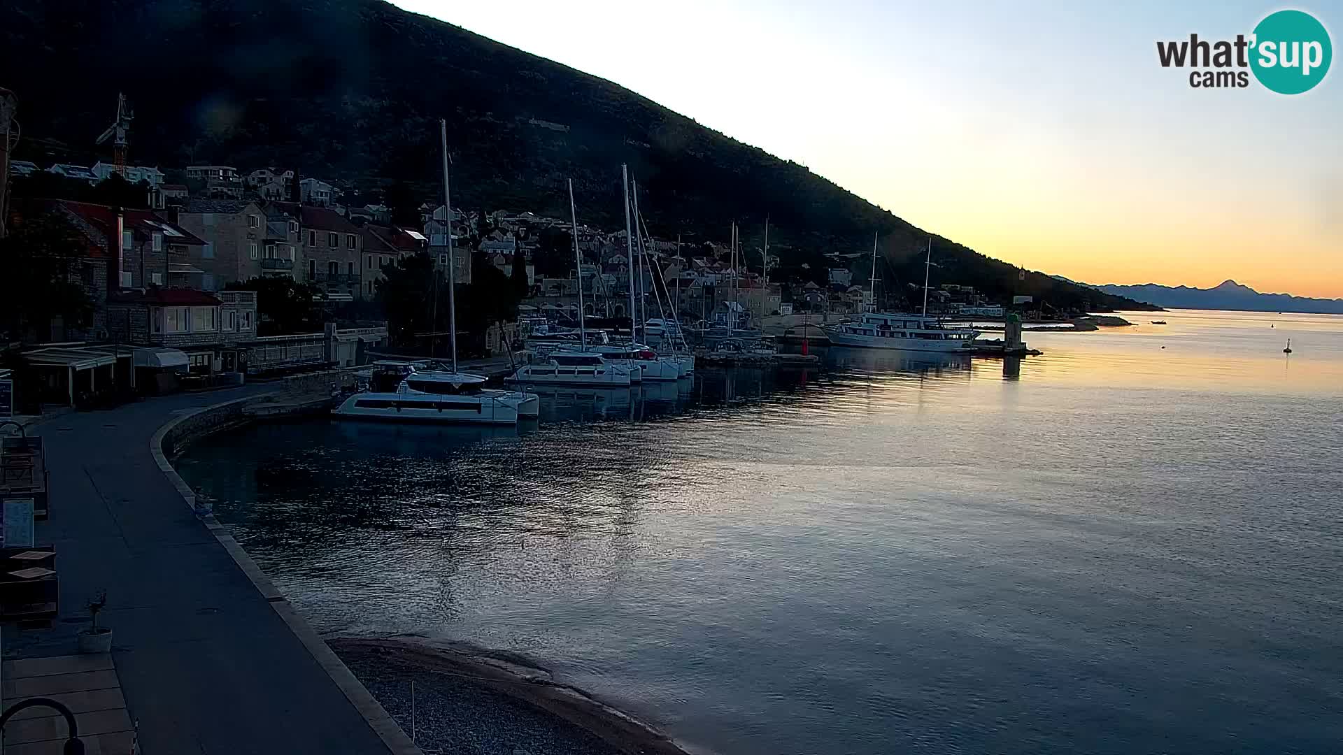 Webcam Bol Town Center & Marina – Live View from Bol, Brač