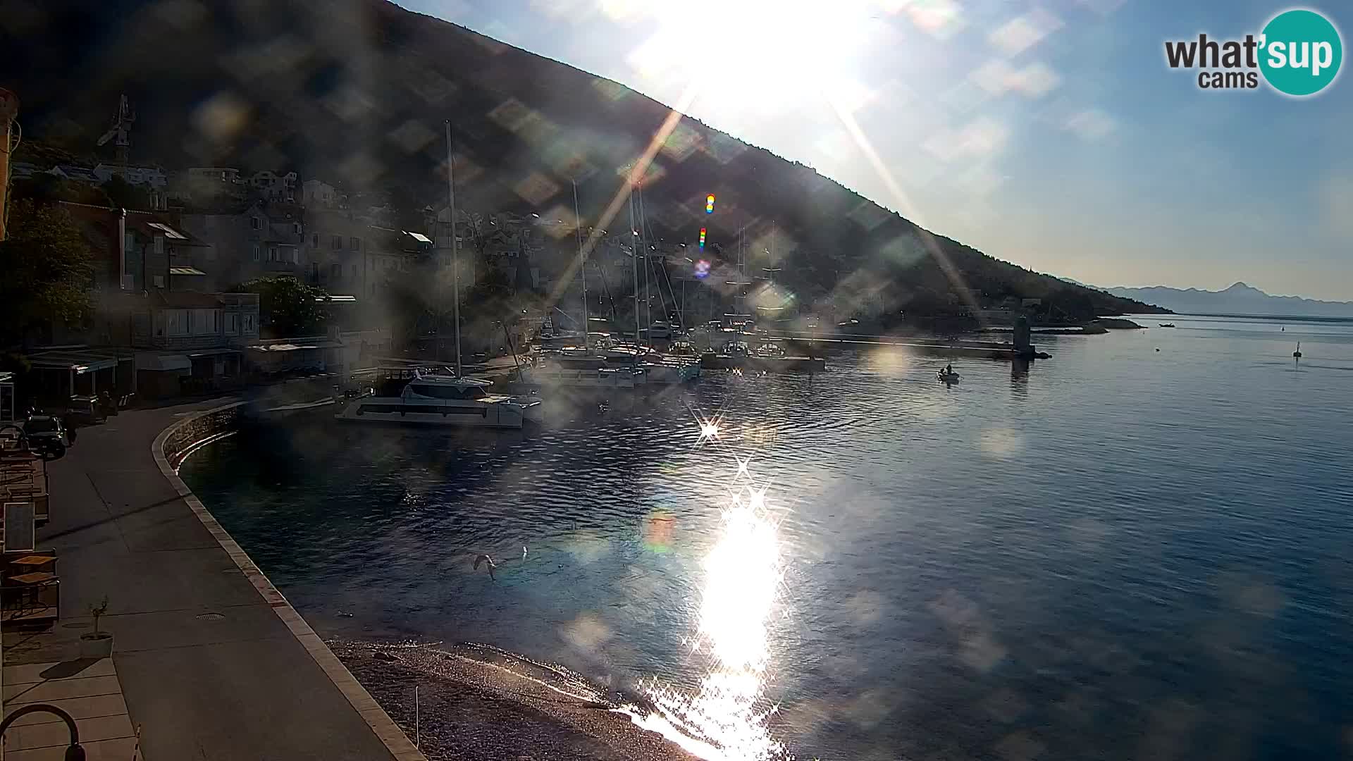 Webcam Bol Centro e Marina – Vista live dal porto di Bol