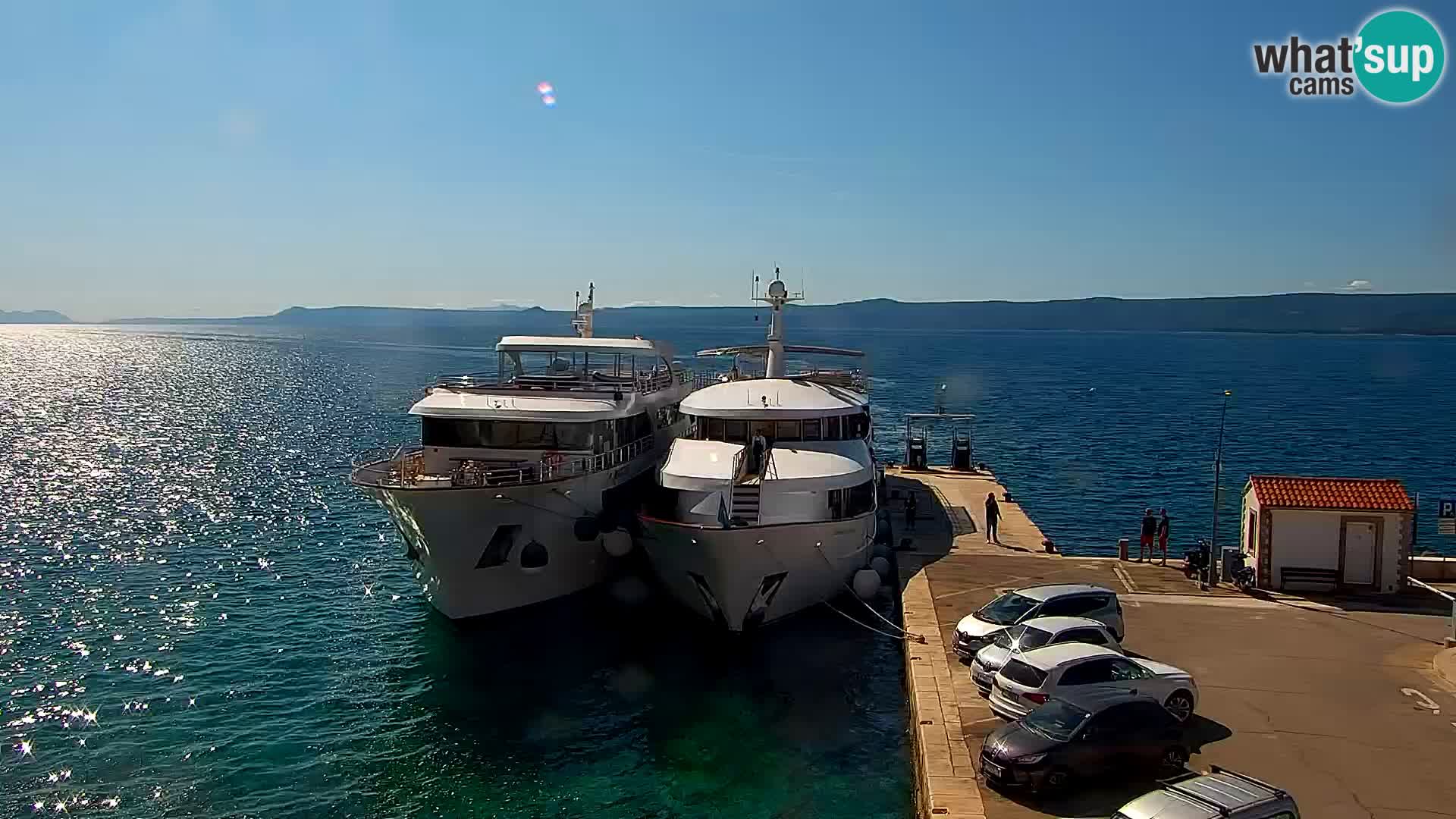 Webcam Bol Centro e Marina – Vista live dal porto di Bol