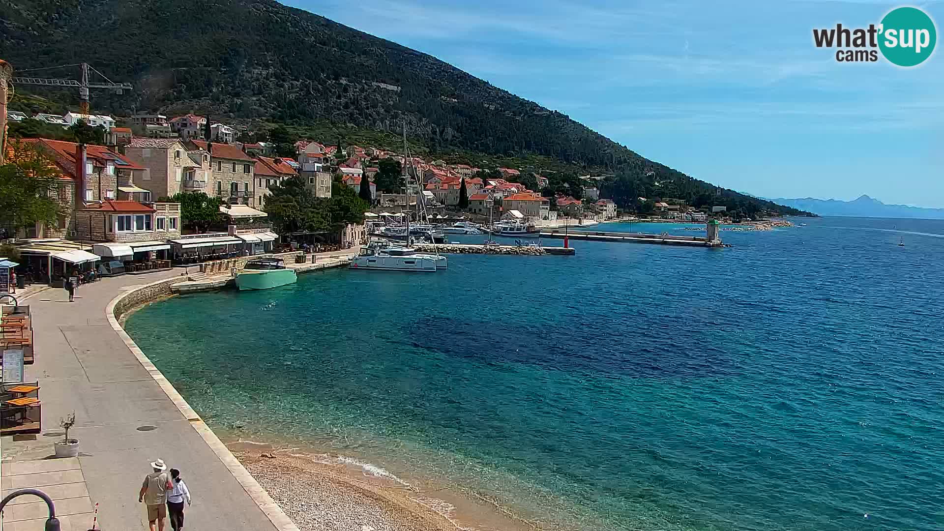 Web kamera Bol – Centar mjesta i marina | Pogled uživo