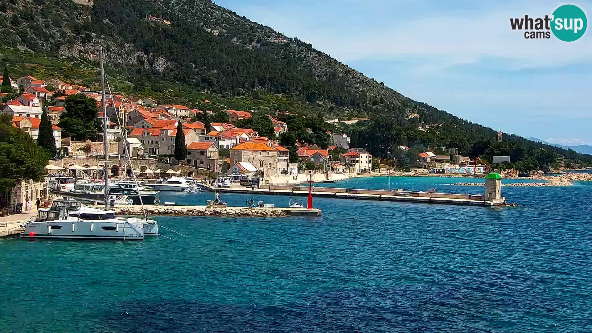 Webcam Bol Hafen & Ortszentrum – Liveblick aus Bol auf der Insel Brač