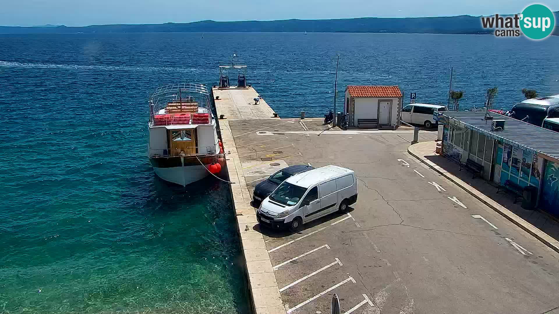 Webcam Bol Centro e Marina – Vista live dal porto di Bol