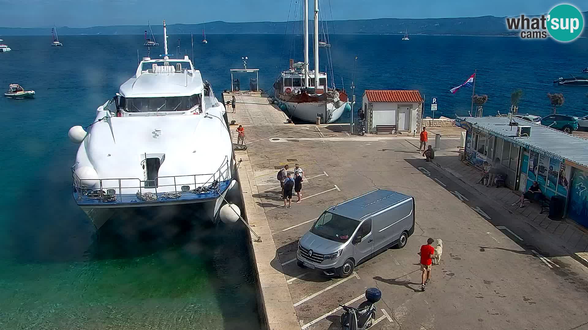 Webcam Bol Hafen & Ortszentrum – Liveblick aus Bol auf der Insel Brač