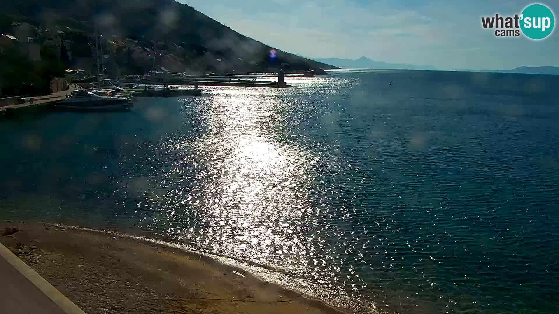 Webcam Bol Centro e Marina – Vista live dal porto di Bol