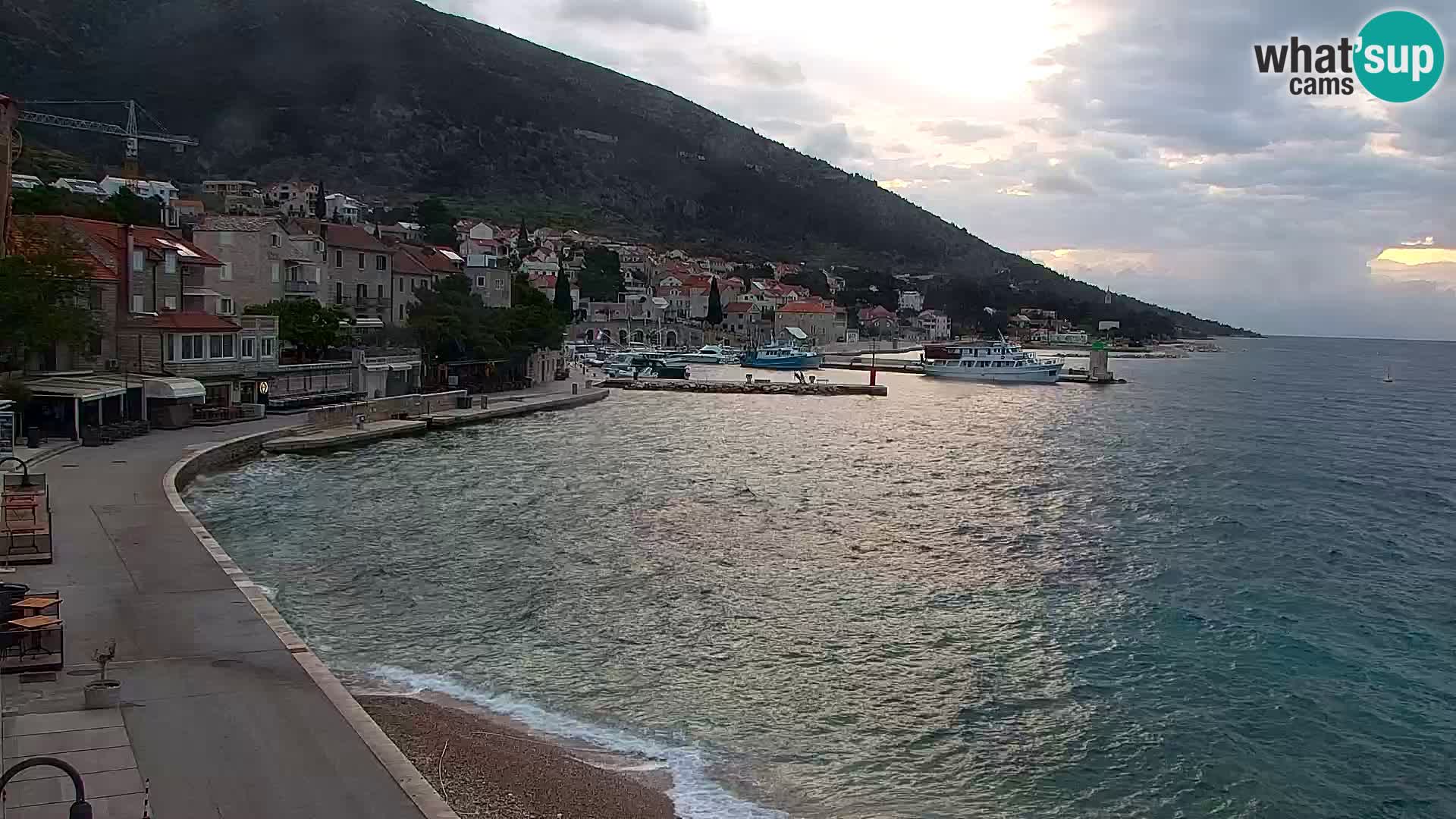 Webcam Bol Centro e Marina – Vista live dal porto di Bol