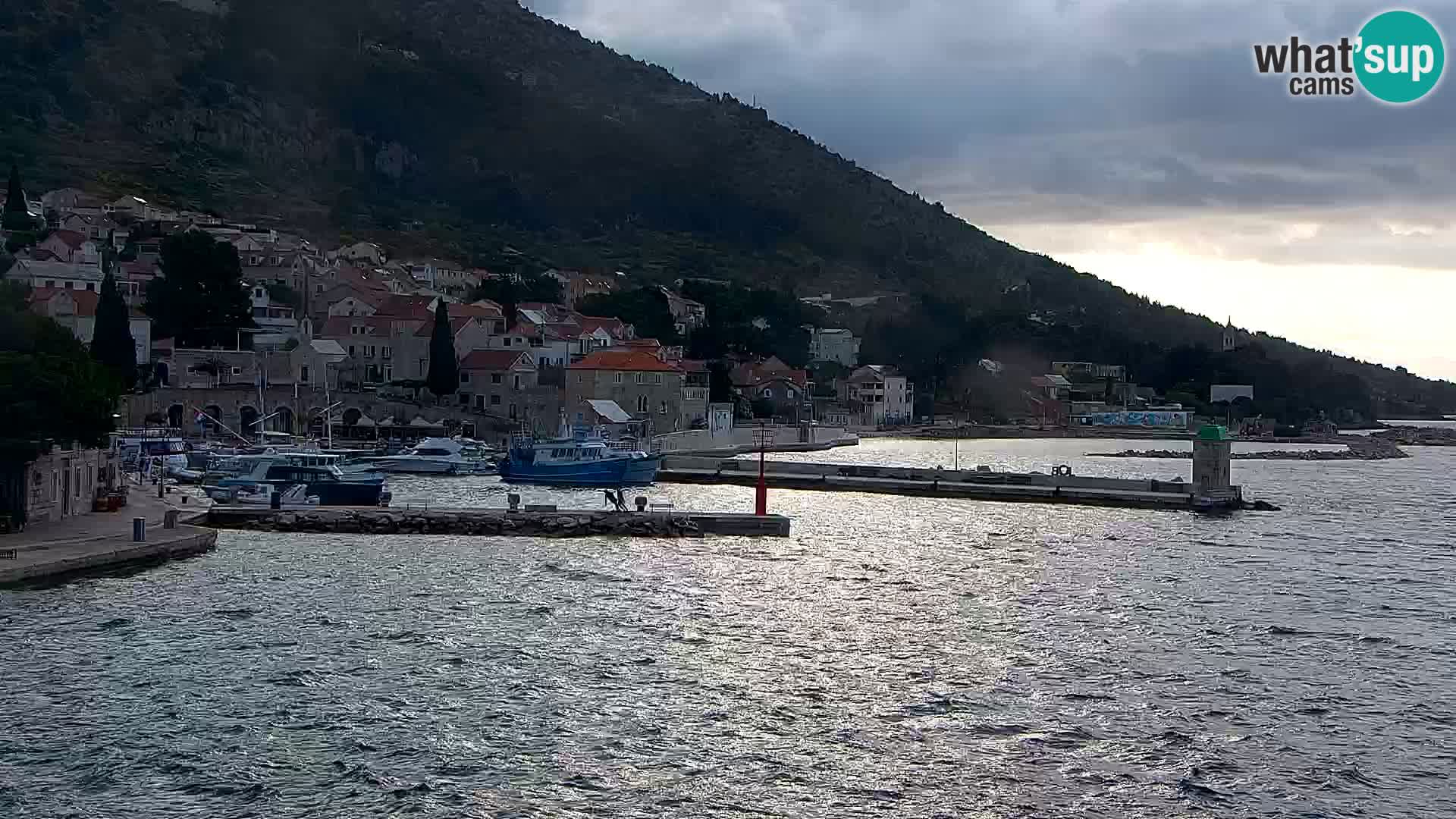 Webcam Bol Centro e Marina – Vista live dal porto di Bol