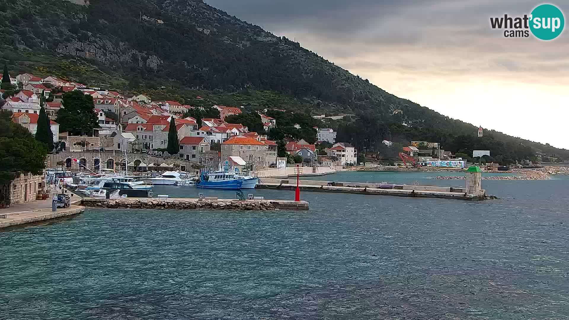Webcam Bol Centro e Marina – Vista live dal porto di Bol