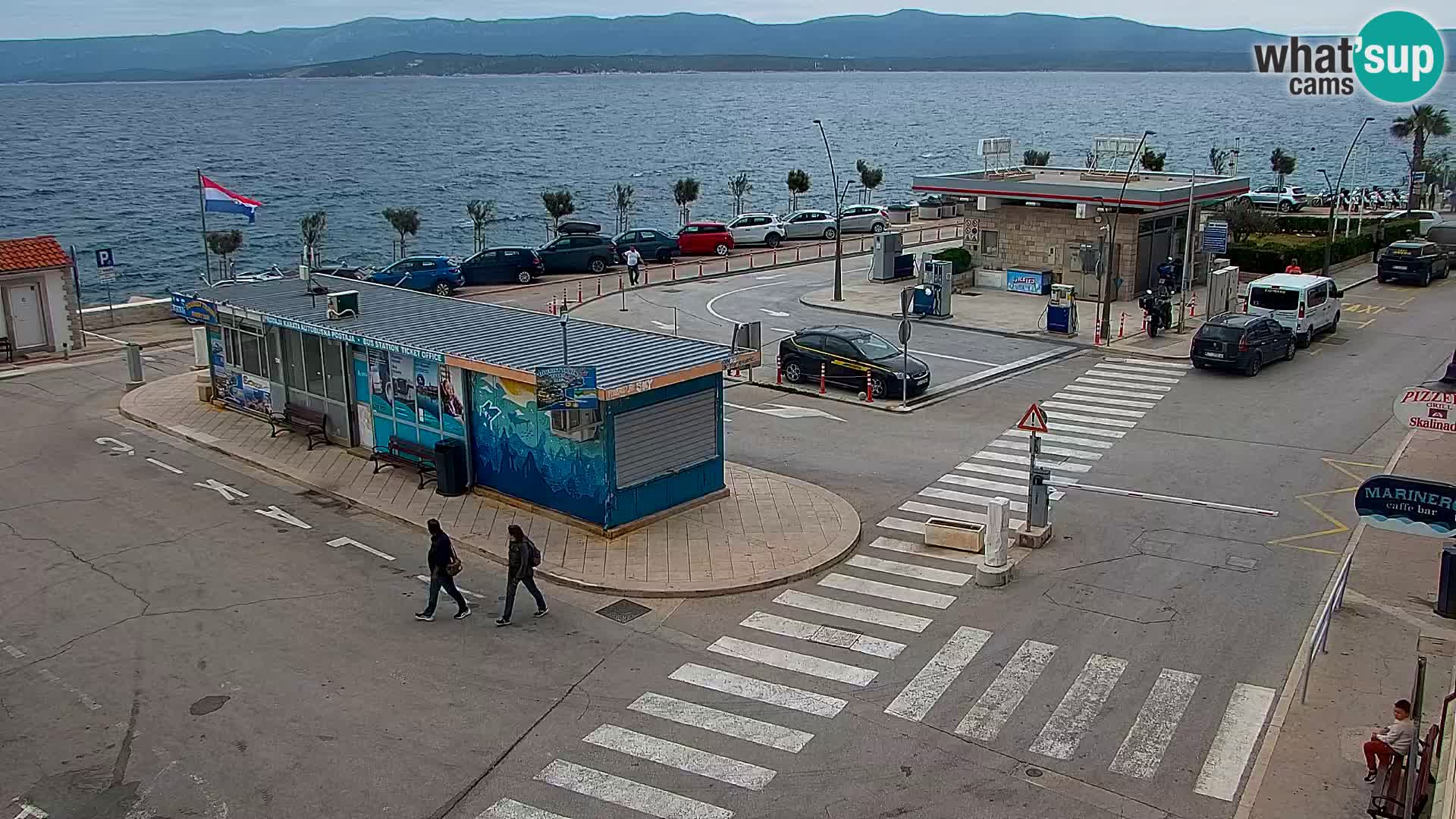 Web kamera Bol – Centar mjesta i marina | Pogled uživo