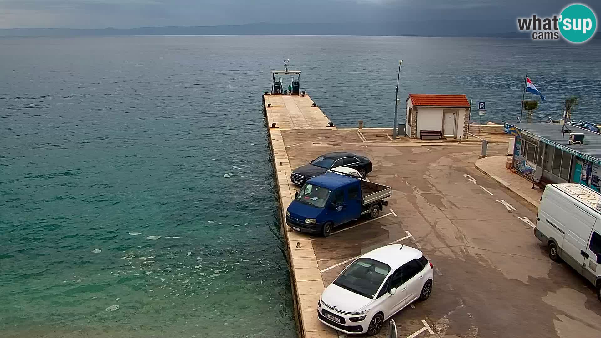 Web kamera Bol – Centar mjesta i marina | Pogled uživo