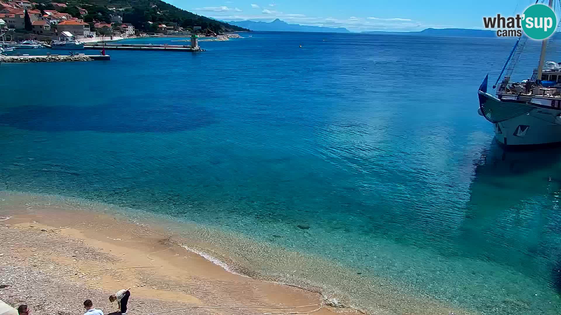 Webcam Bol Centro e Marina – Vista live dal porto di Bol