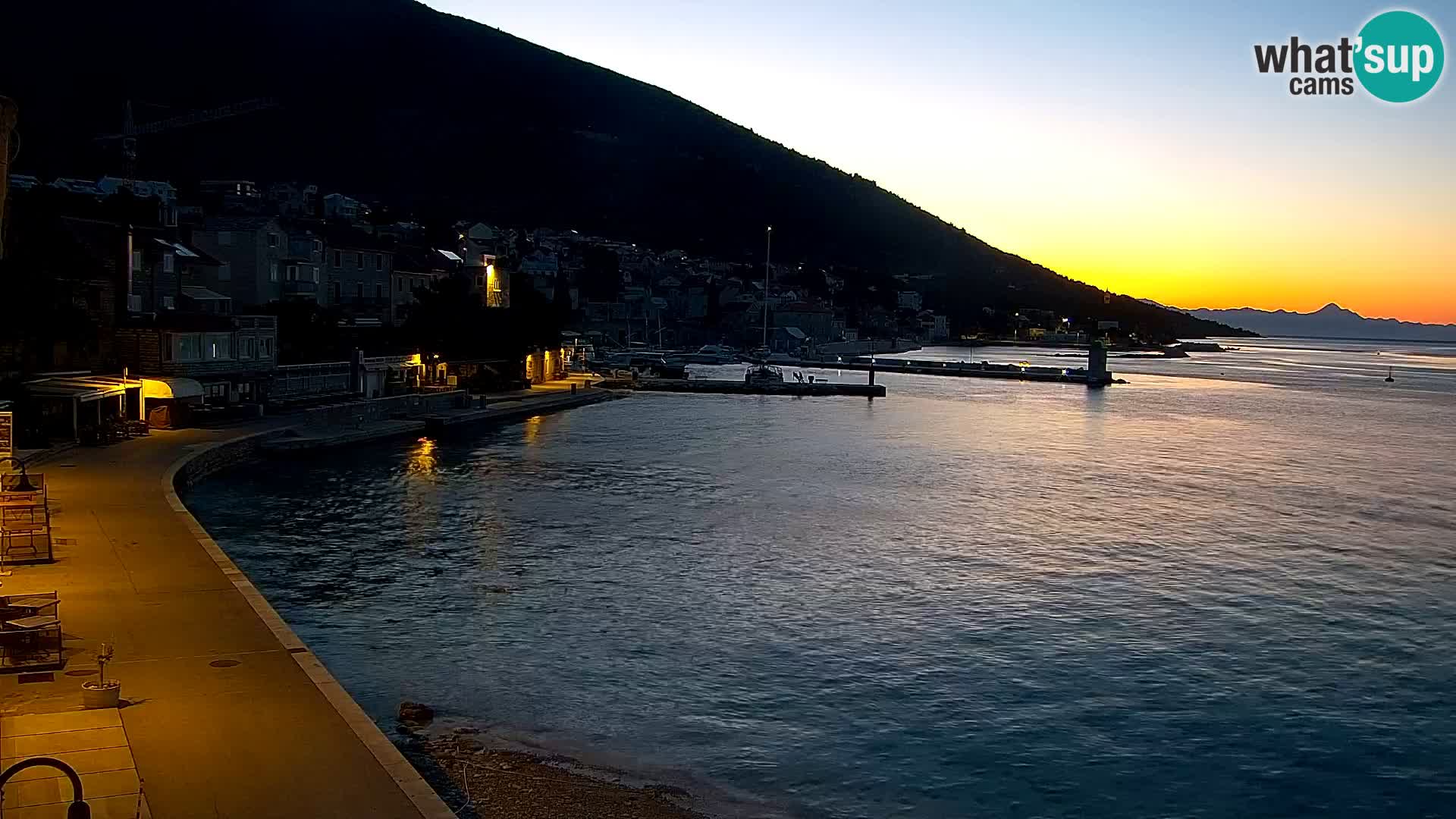 Webcam Bol Centro e Marina – Vista live dal porto di Bol