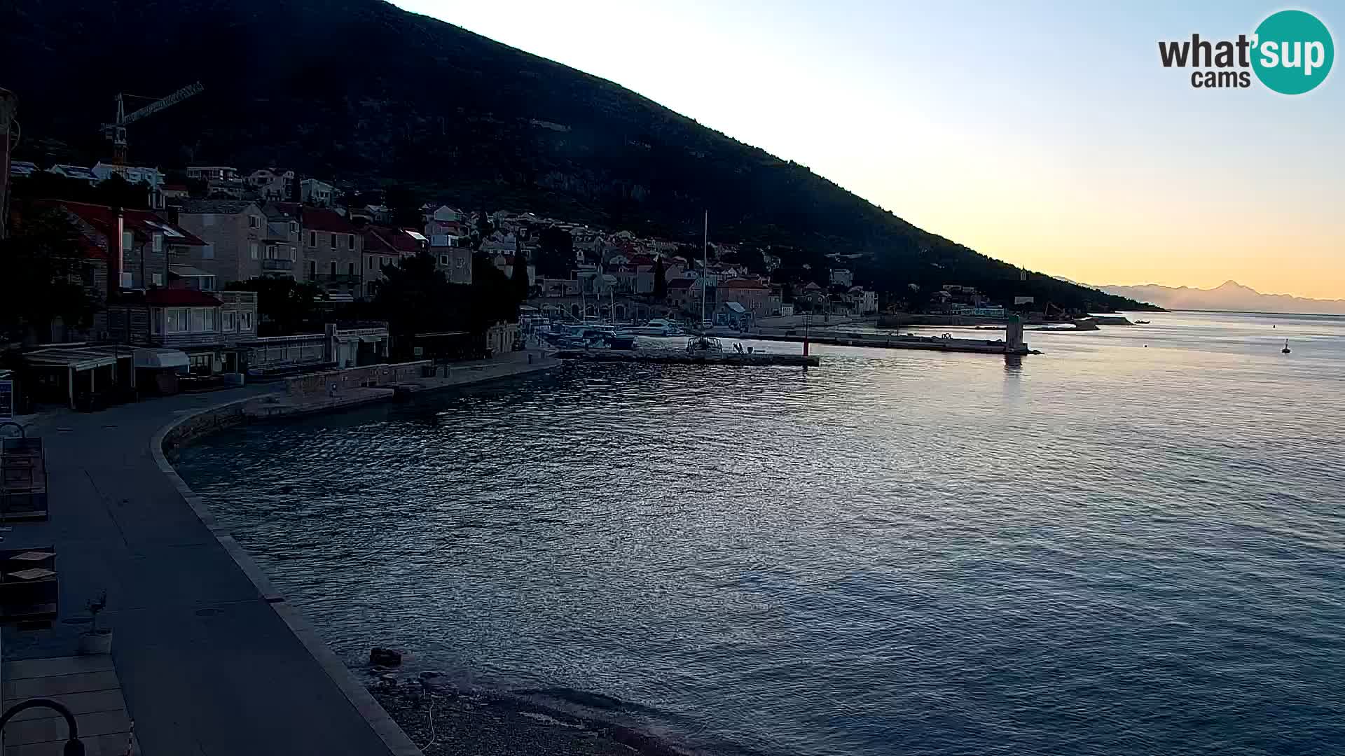 Webcam Bol Centro e Marina – Vista live dal porto di Bol