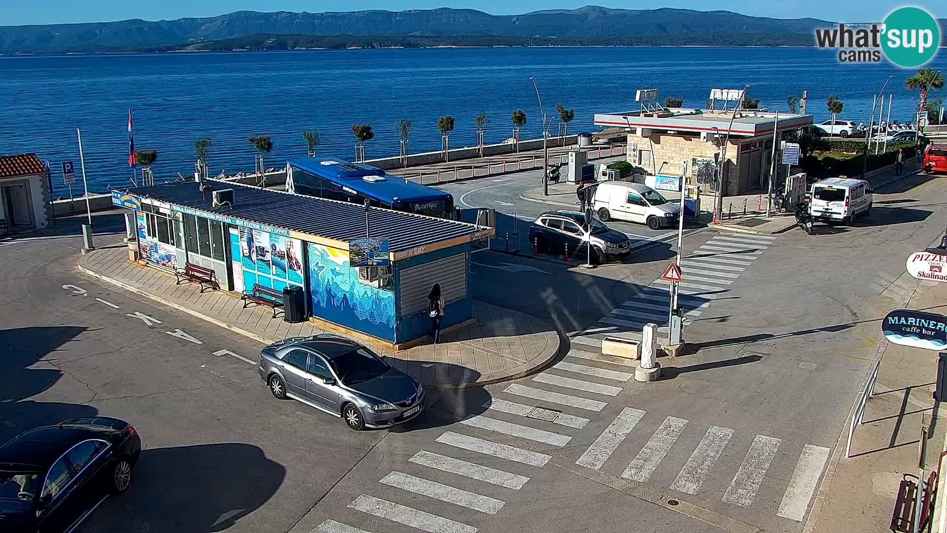 Web kamera Bol – Centar mjesta i marina | Pogled uživo